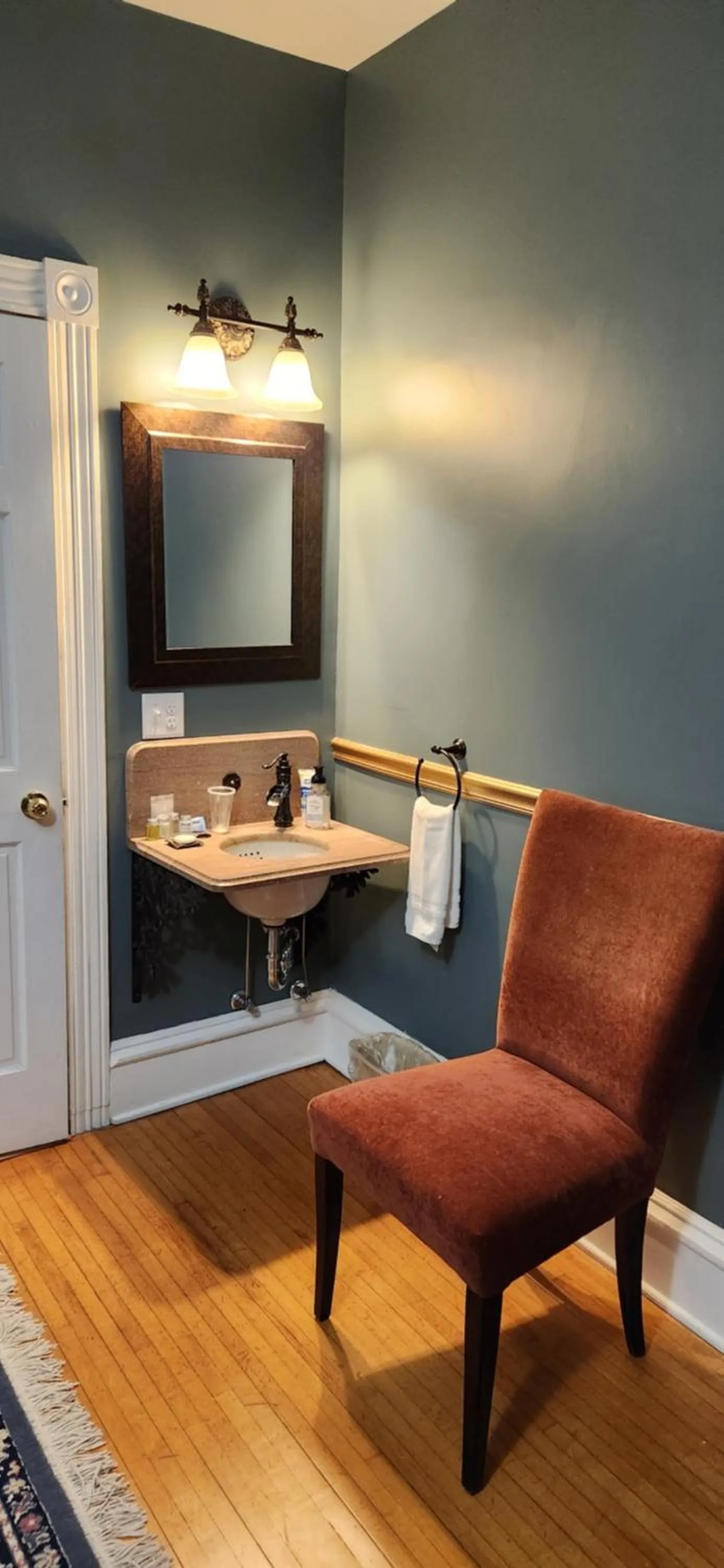 Bathroom in Oaklawn Inn