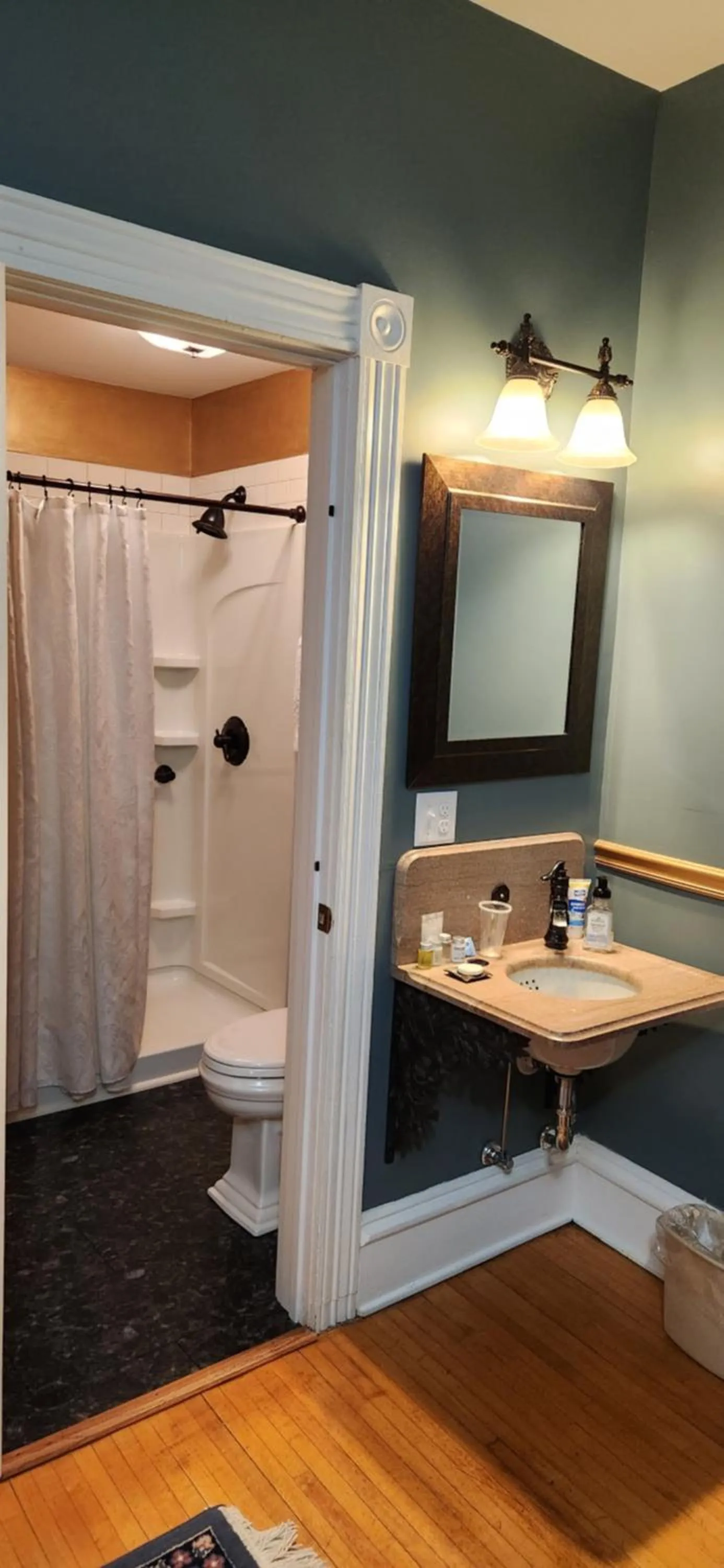 Toilet in Oaklawn Inn