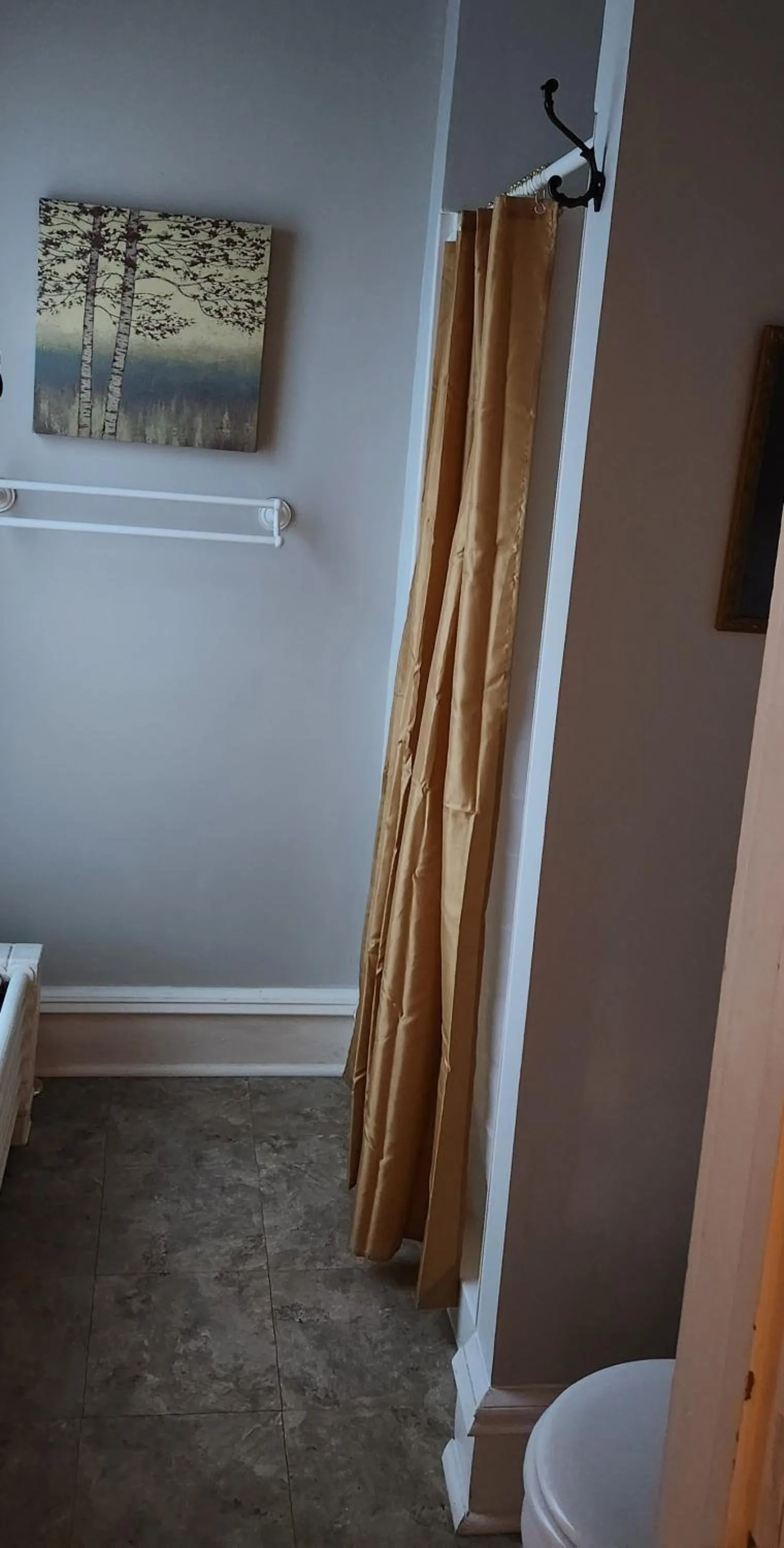 Bathroom in Oaklawn Inn