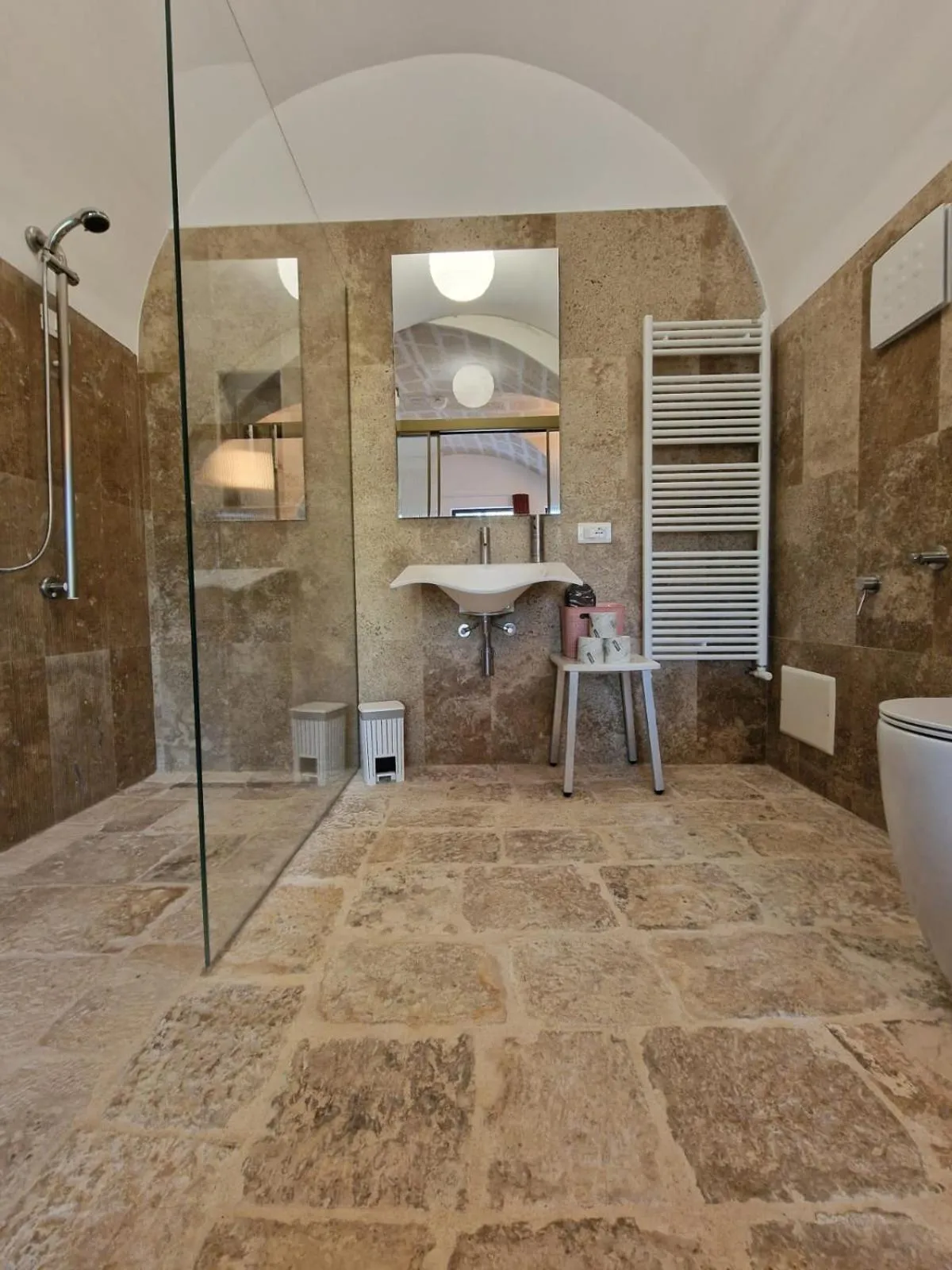 Shower in Imperial Paradise