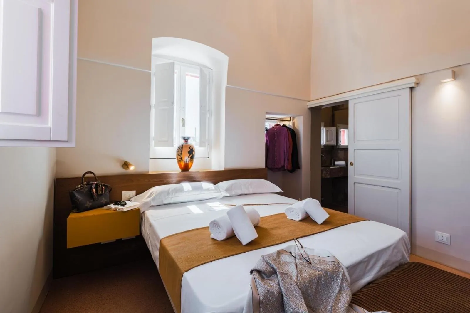 Bedroom, Bed in Imperial Paradise