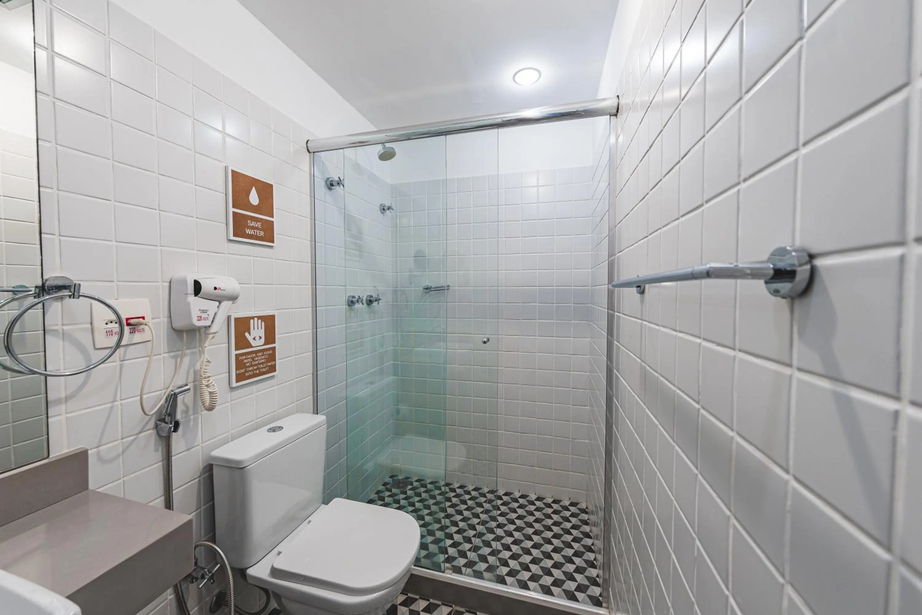 Toilet in Selina Copacabana