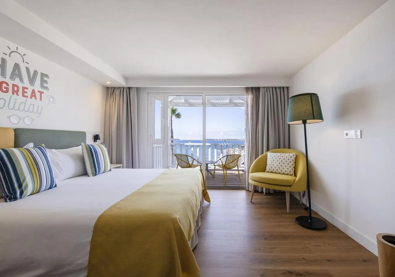 Bed in Abora Interclub Atlantic by Lopesan Hotels