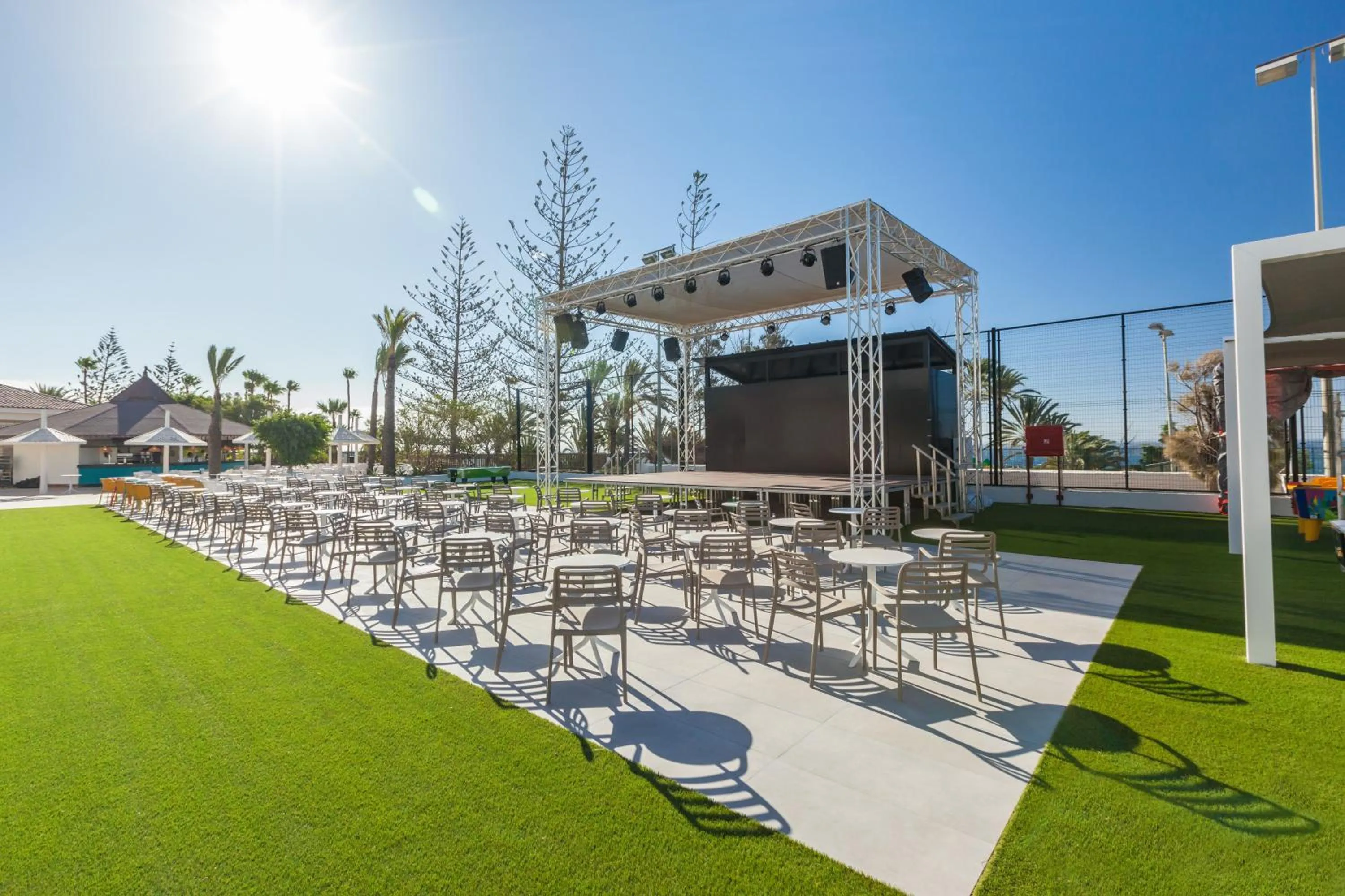 Entertainment in Abora Interclub Atlantic by Lopesan Hotels