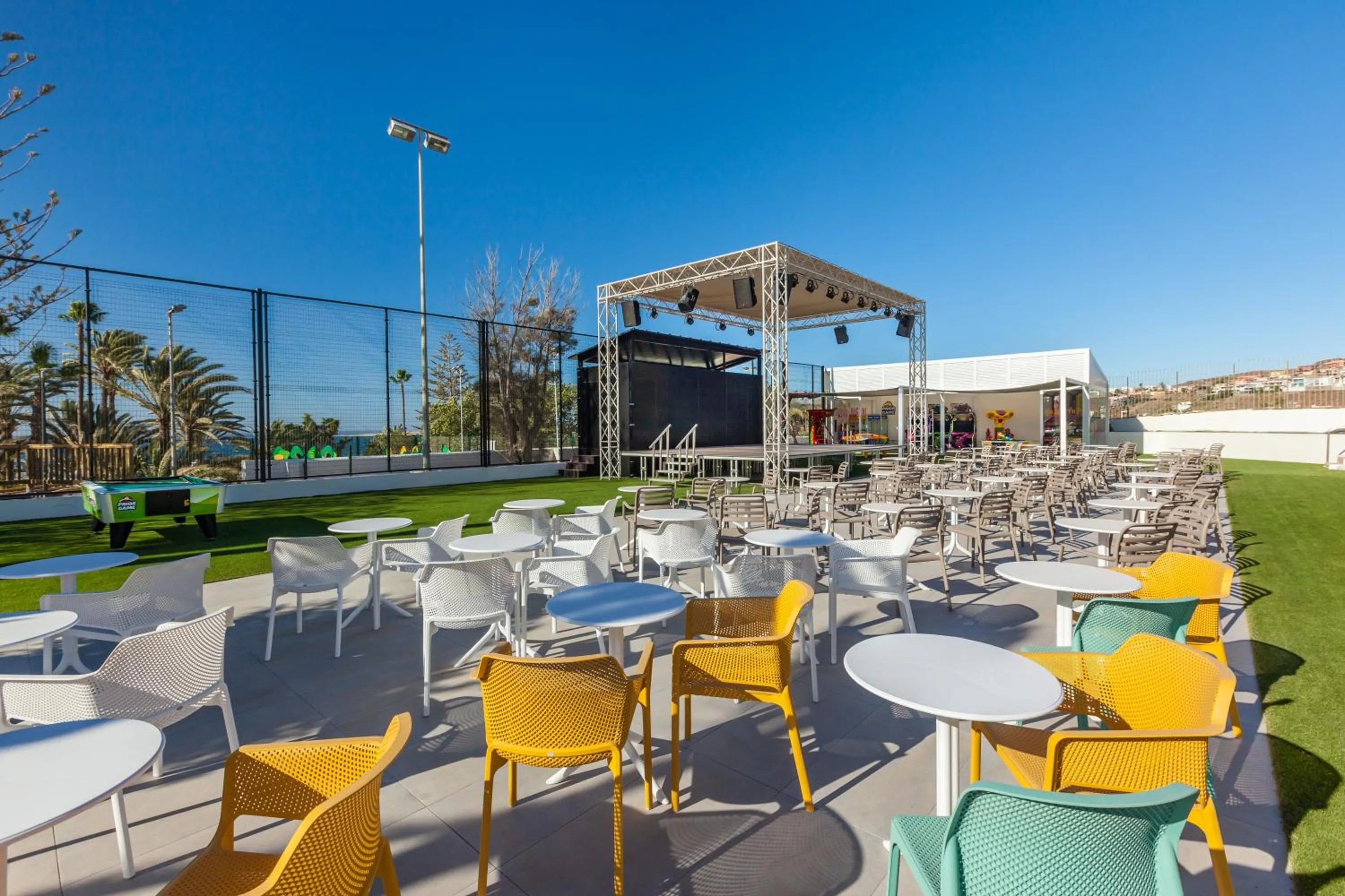 Entertainment in Abora Interclub Atlantic by Lopesan Hotels