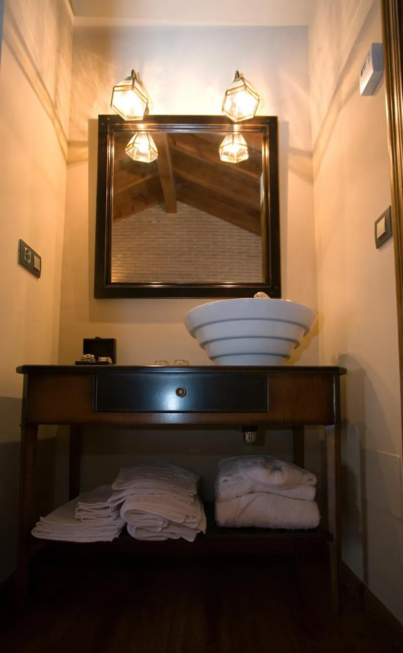 Bathroom in Posada Los Condestables Hotel & Spa