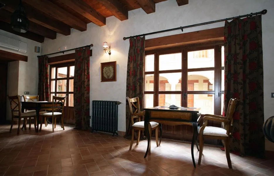 Living room in Posada Los Condestables Hotel & Spa