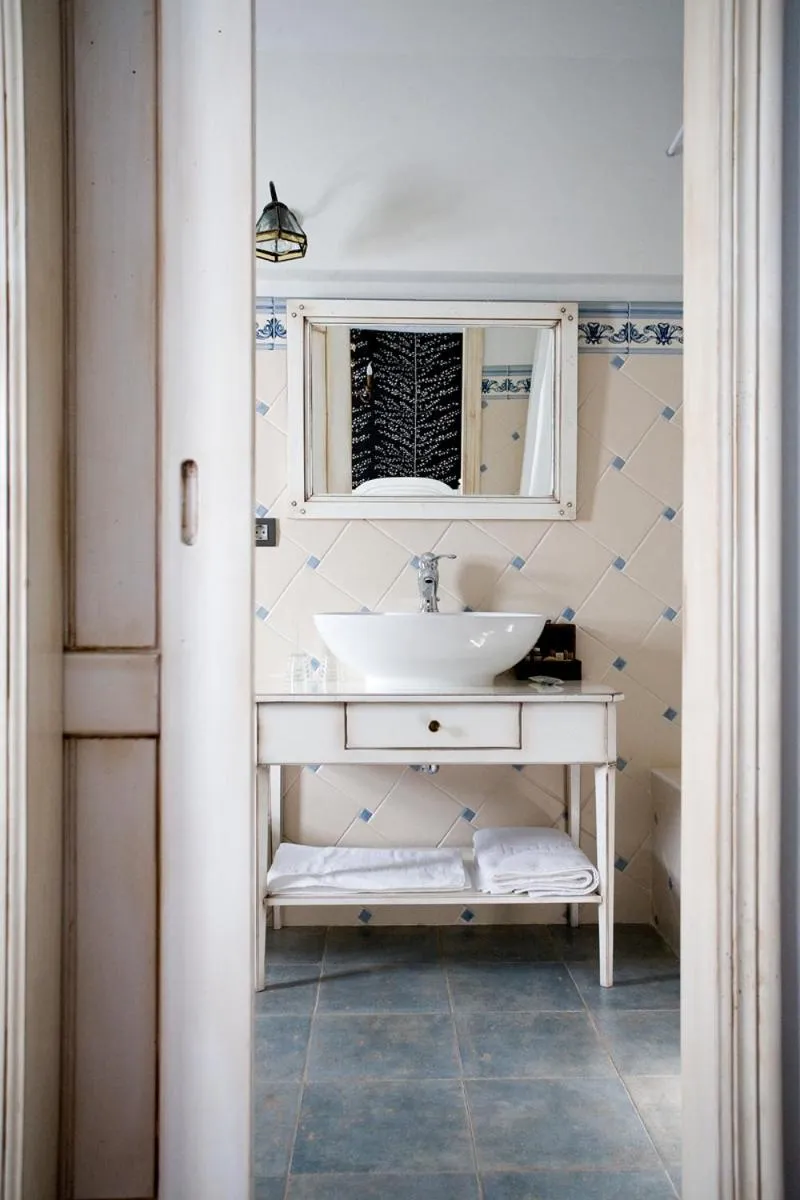 Bathroom in Posada Los Condestables Hotel & Spa