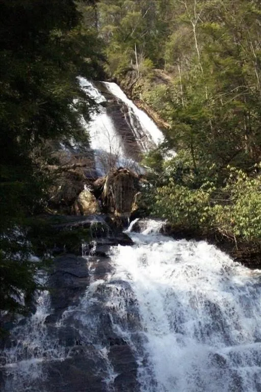 Alpenhaus Cabins Real Log Home in Helen Ga Mountains with hot tub and balconies