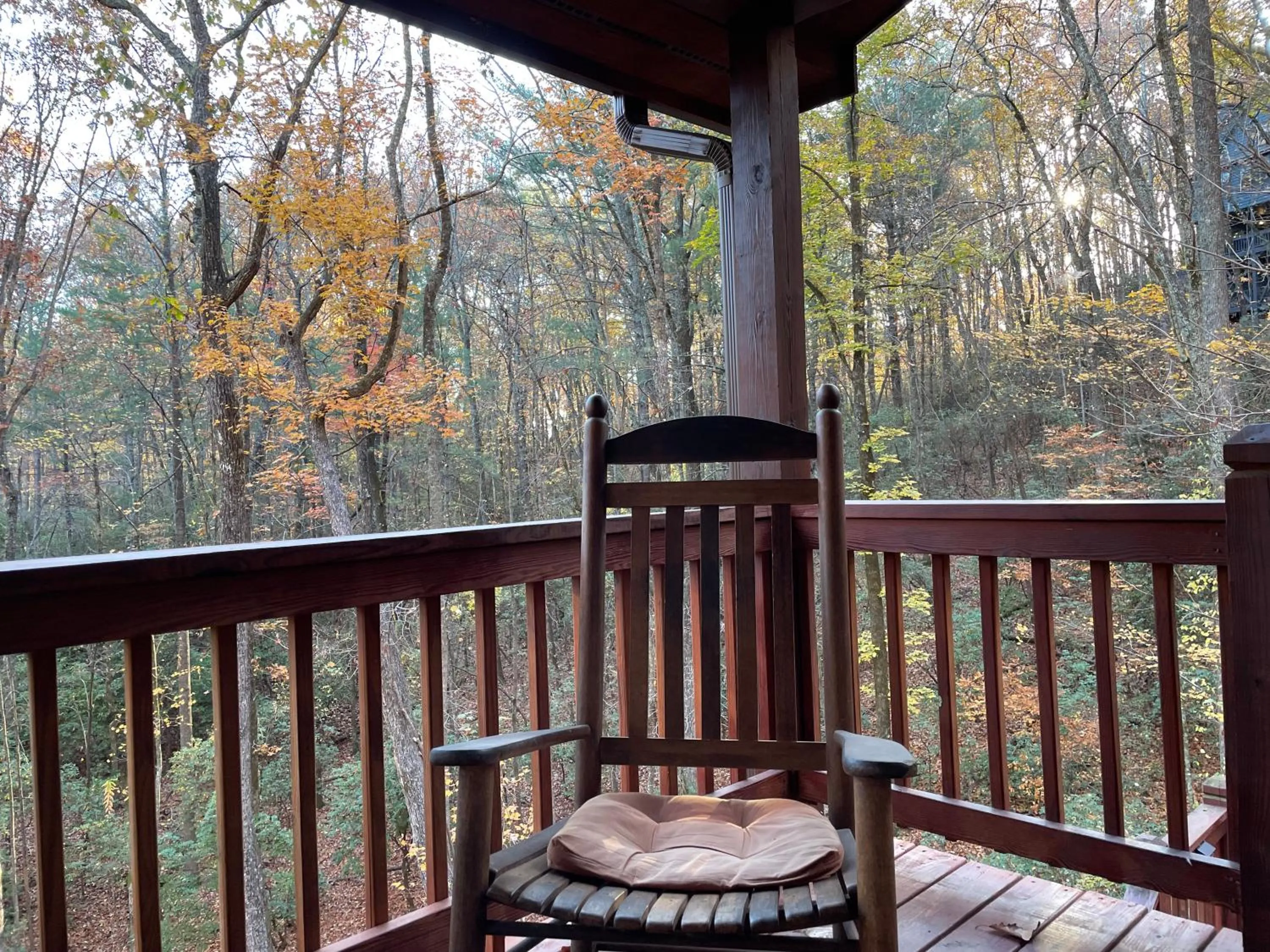 Alpenhaus Cabins Real Log Home in Helen Ga Mountains with hot tub and balconies