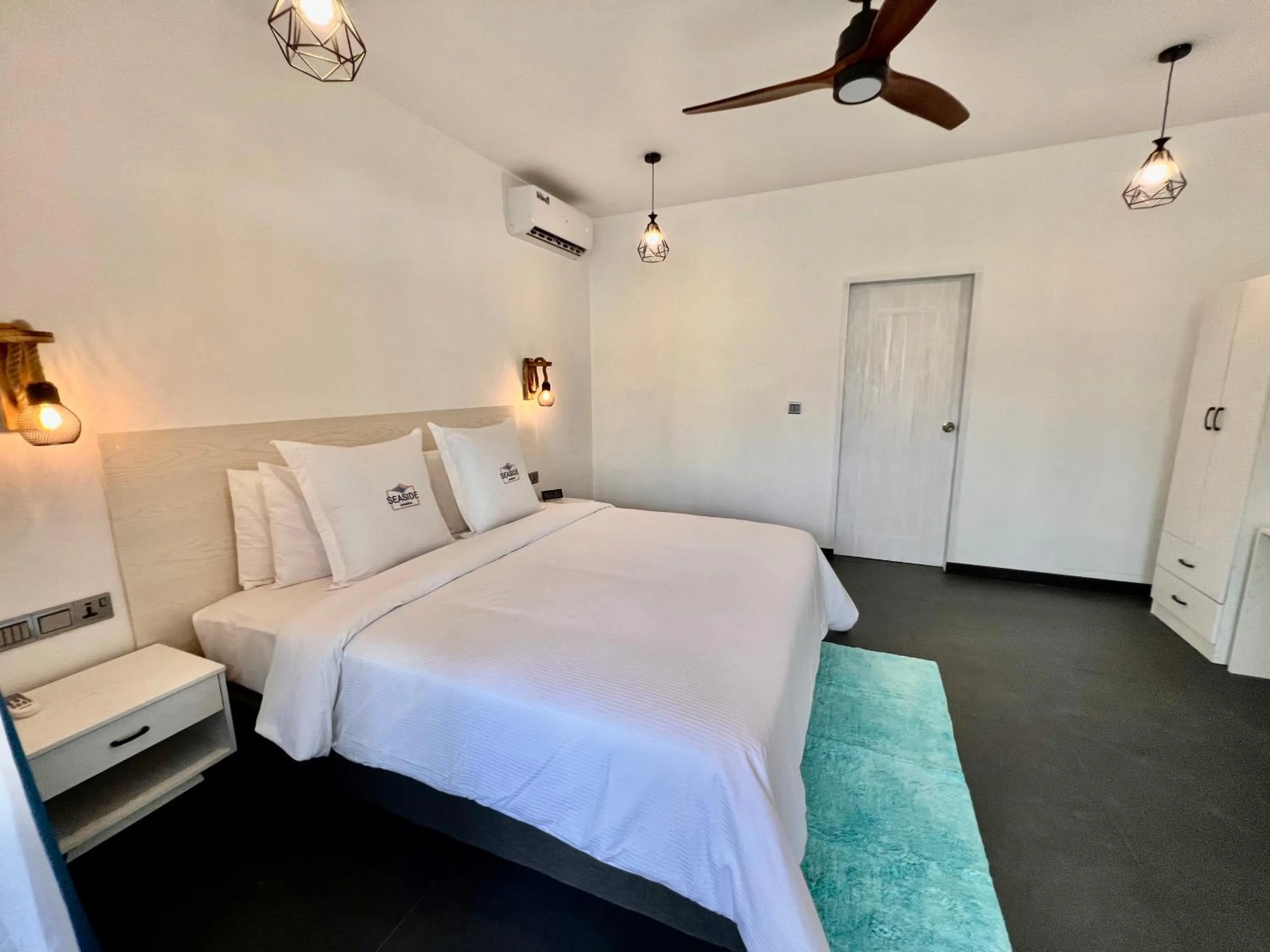 Bed in Seaside Dhigurah