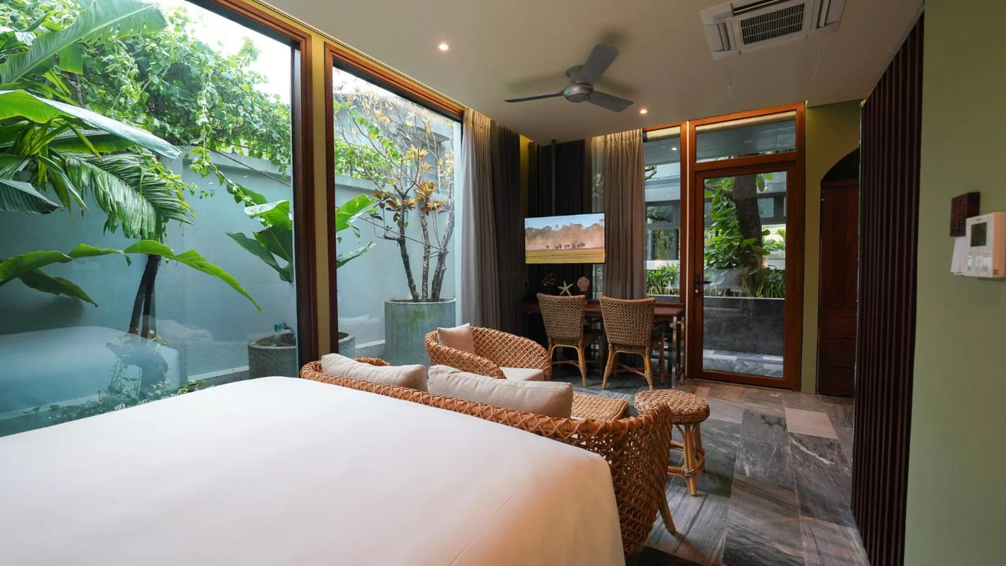 TV and multimedia, Bed in CHiEM HoiAn - The Beachside Boutique Hotel & Villa
