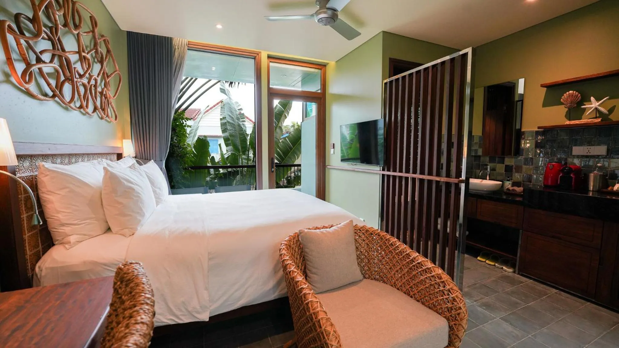 Bed in CHiEM HoiAn - The Beachside Boutique Hotel & Villa