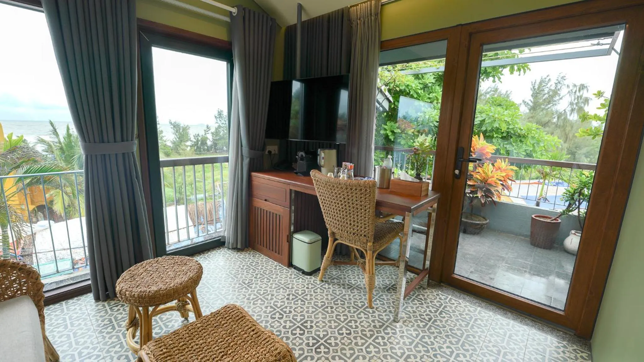 TV and multimedia in CHiEM HoiAn - The Beachside Boutique Hotel & Villa