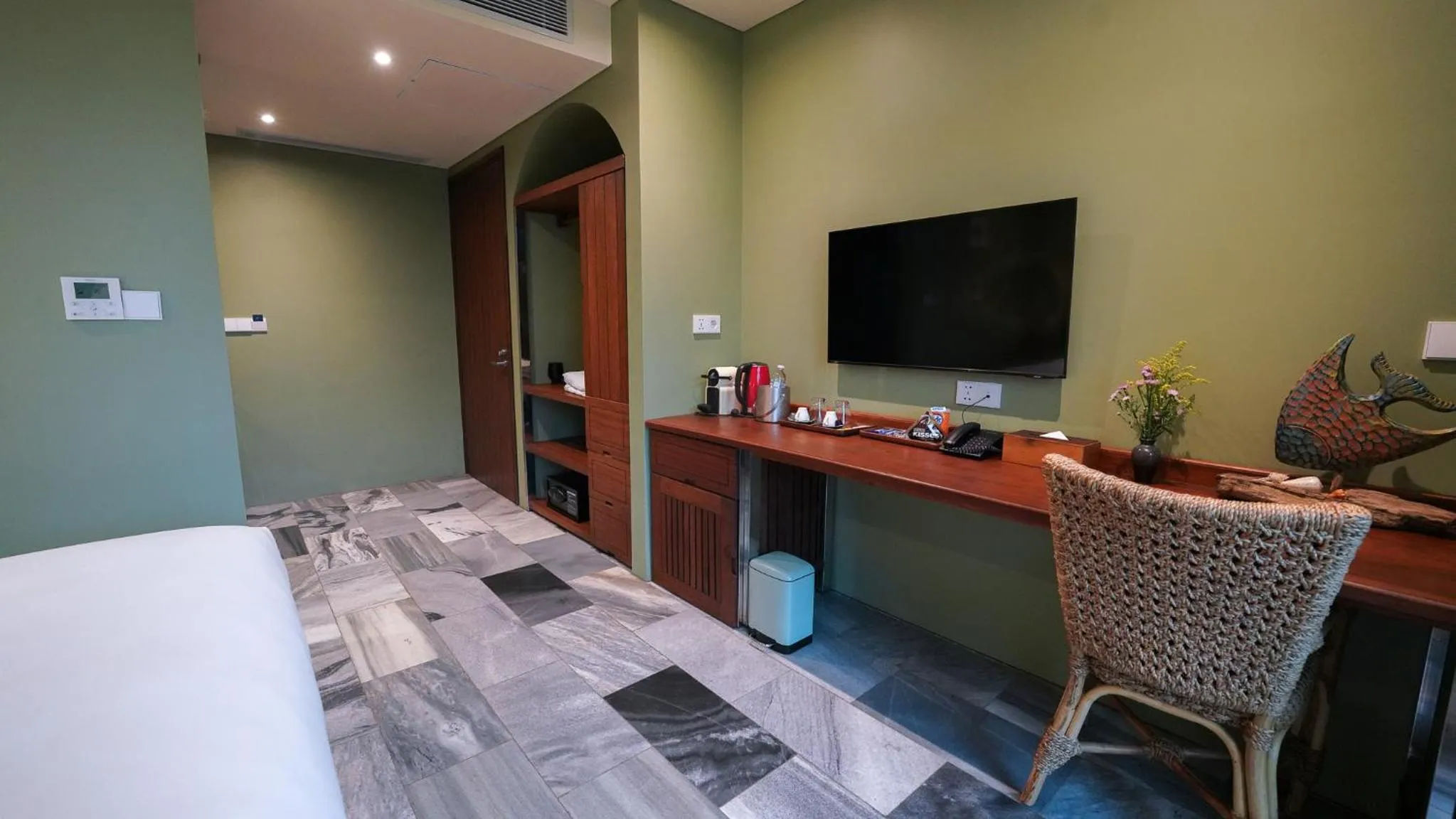 TV and multimedia, Bed in CHiEM HoiAn - The Beachside Boutique Hotel & Villa