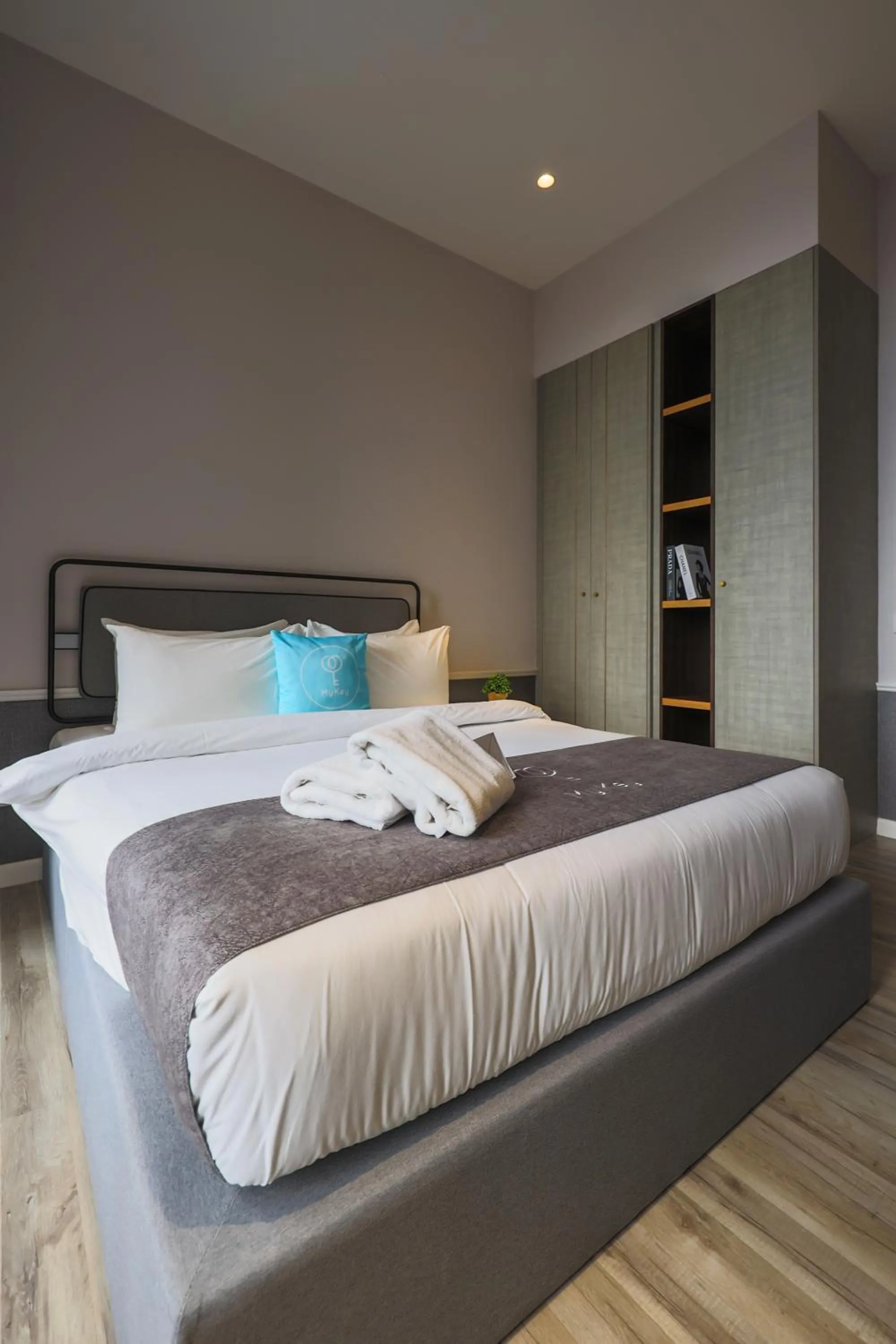 Bed in Millerz Square by MyKey