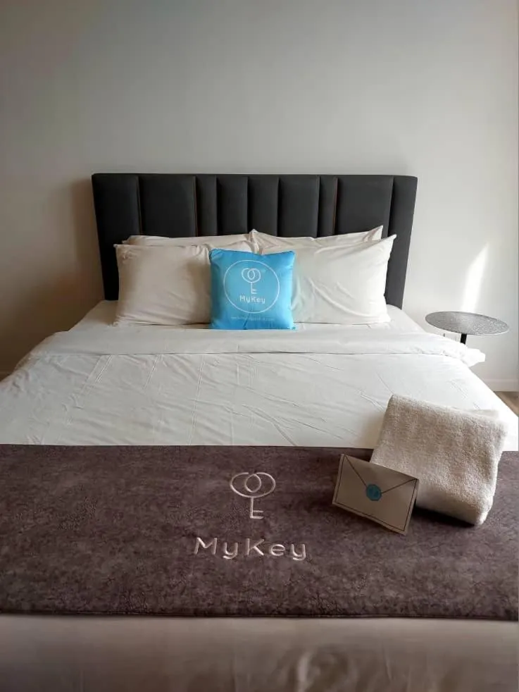 Bed in Millerz Square by MyKey