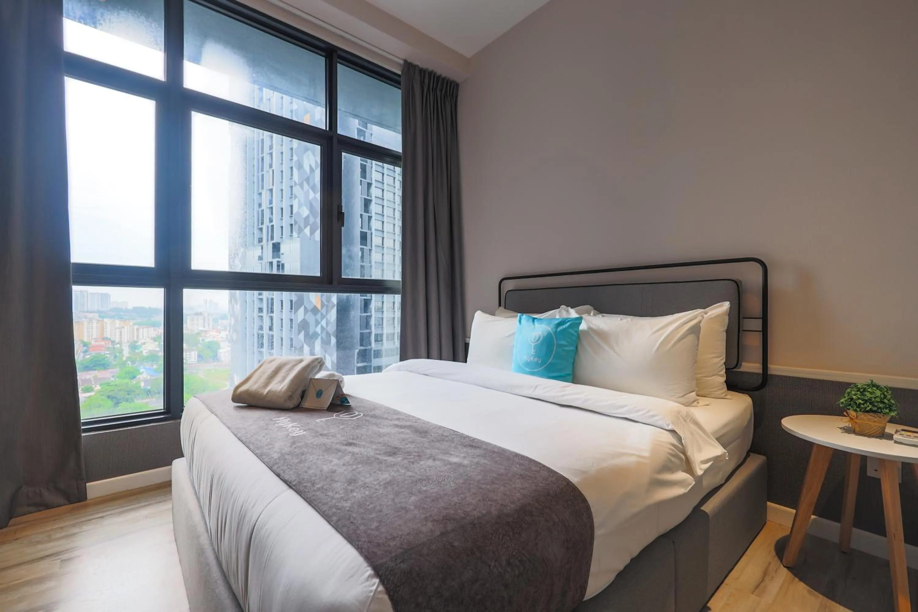 Bed in Millerz Square by MyKey