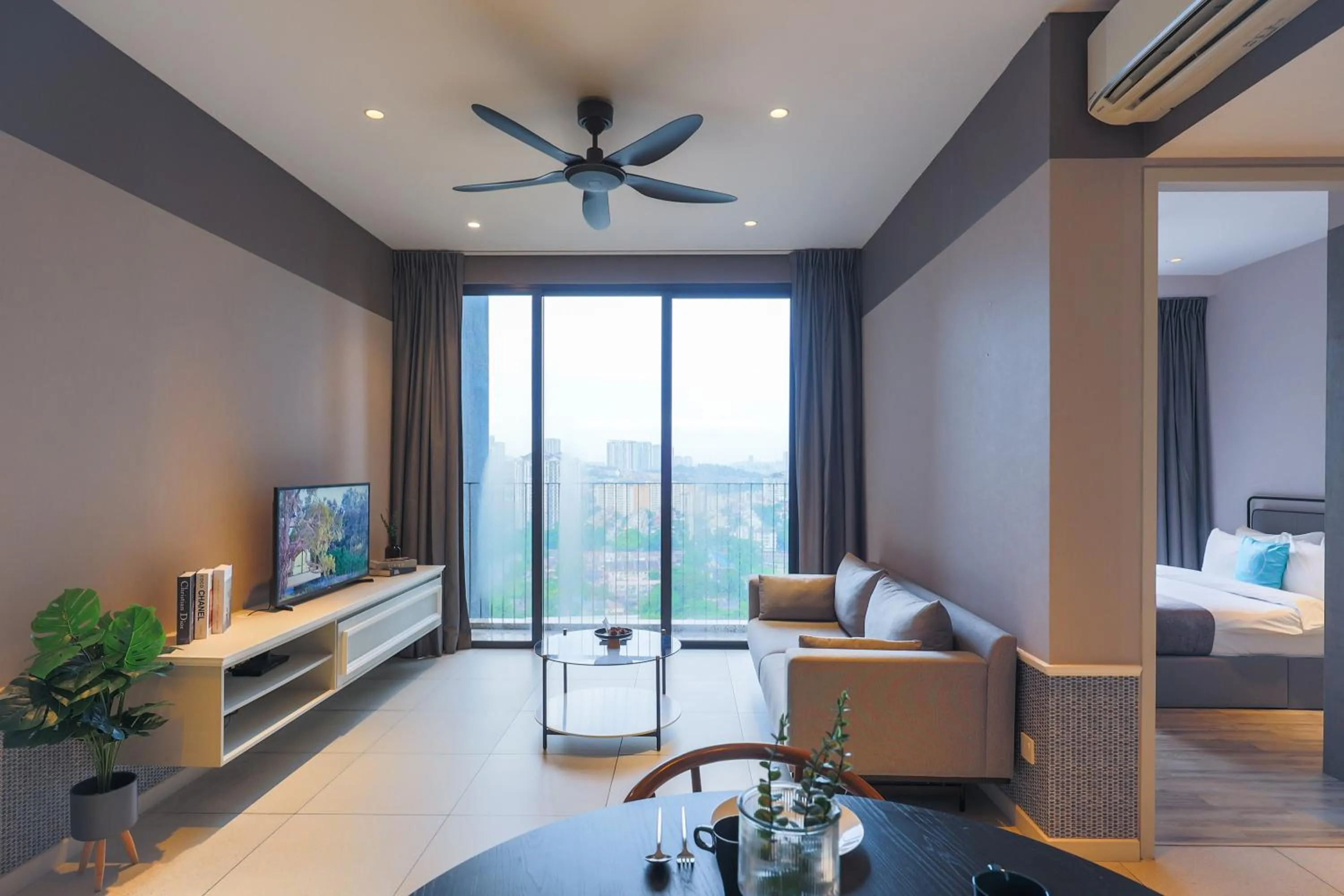 Communal lounge/ TV room in Millerz Square by MyKey