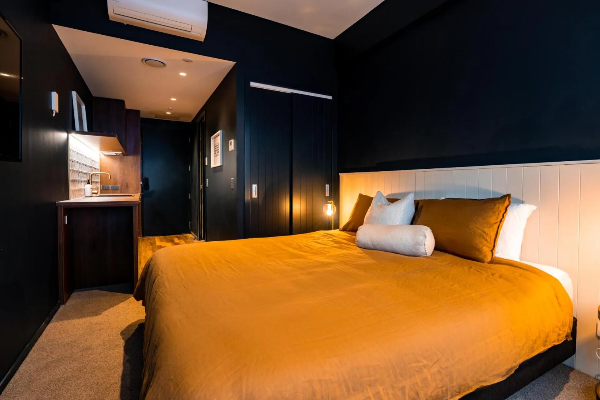 Bed in The Cobbler Hotel