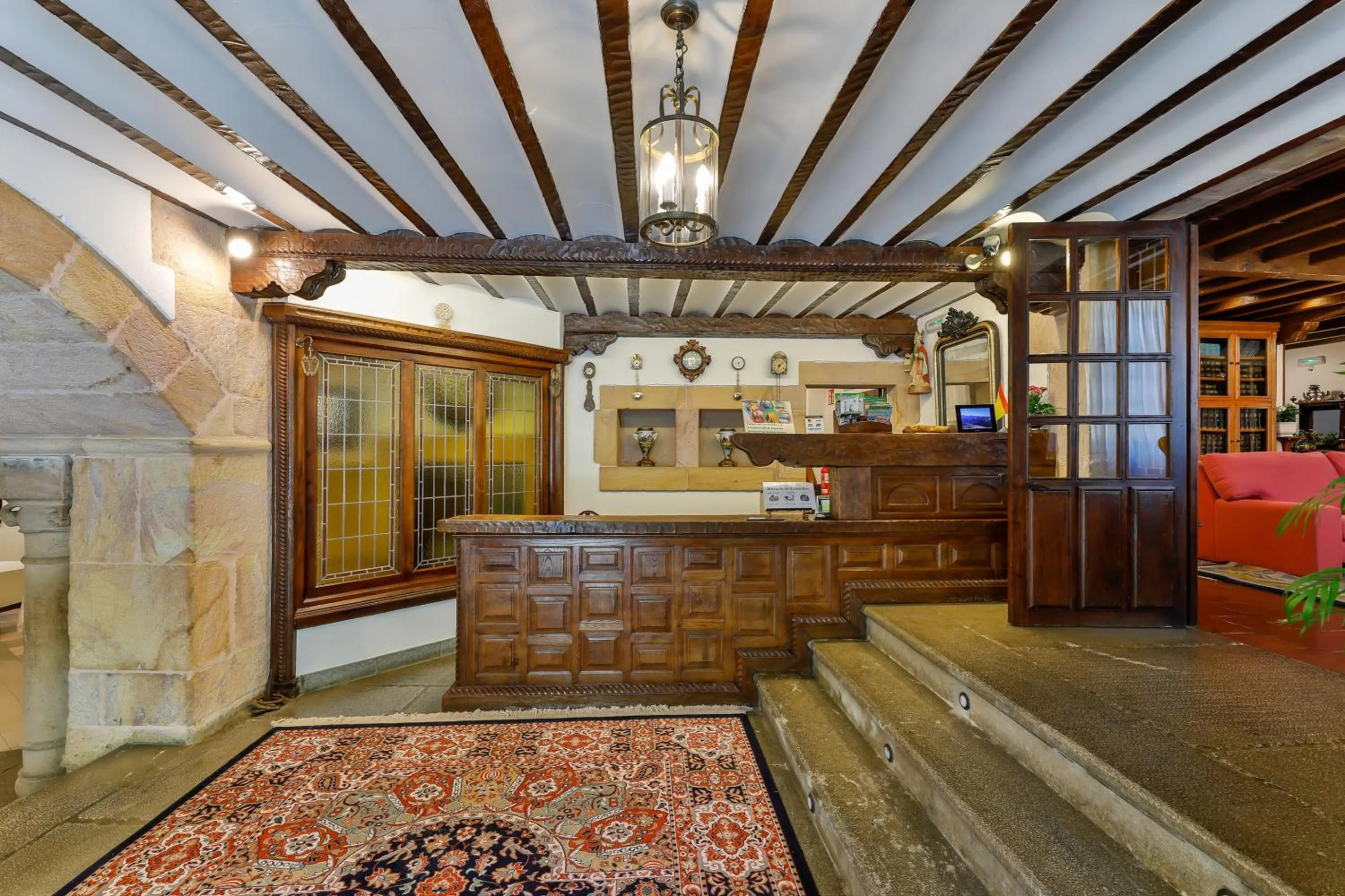 Lobby or reception in Hotel Santillana