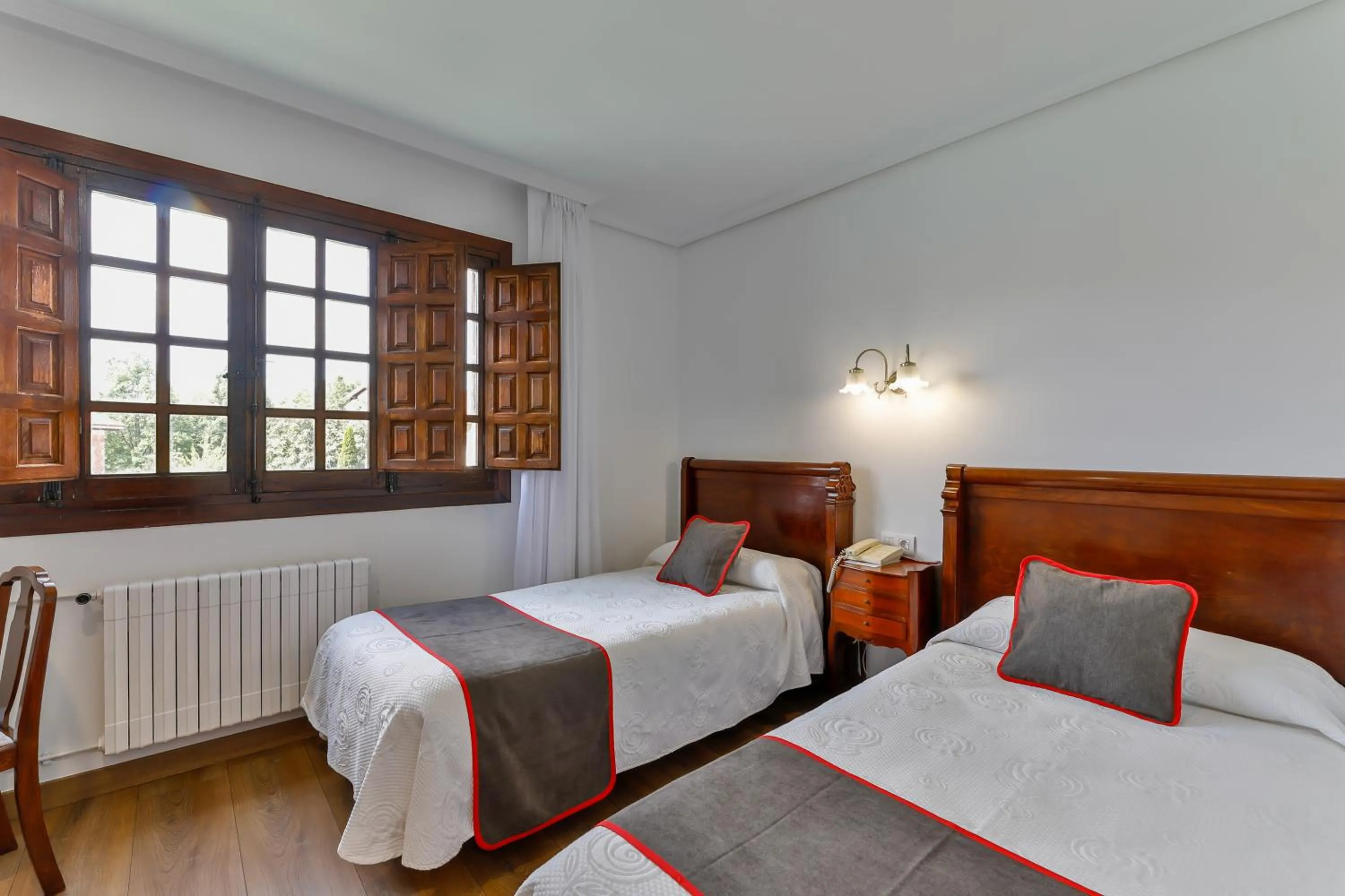 Bedroom in Hotel Santillana