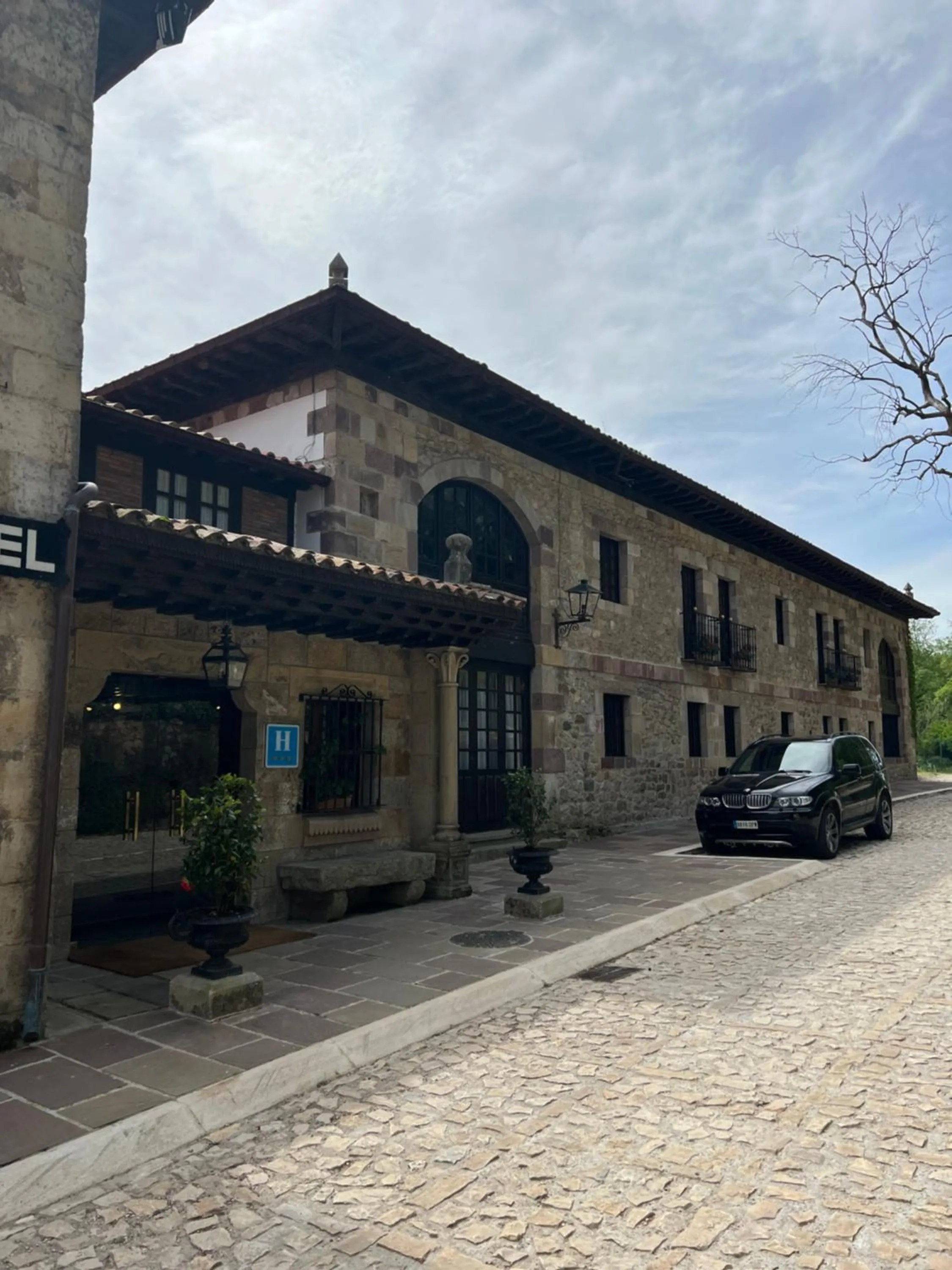 Property building in Hotel Santillana