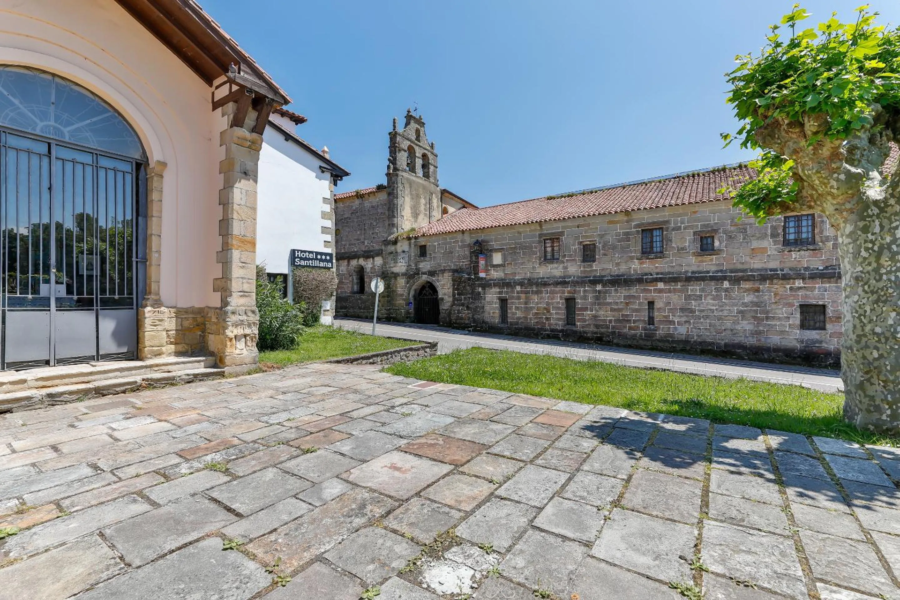 Property building in Hotel Santillana