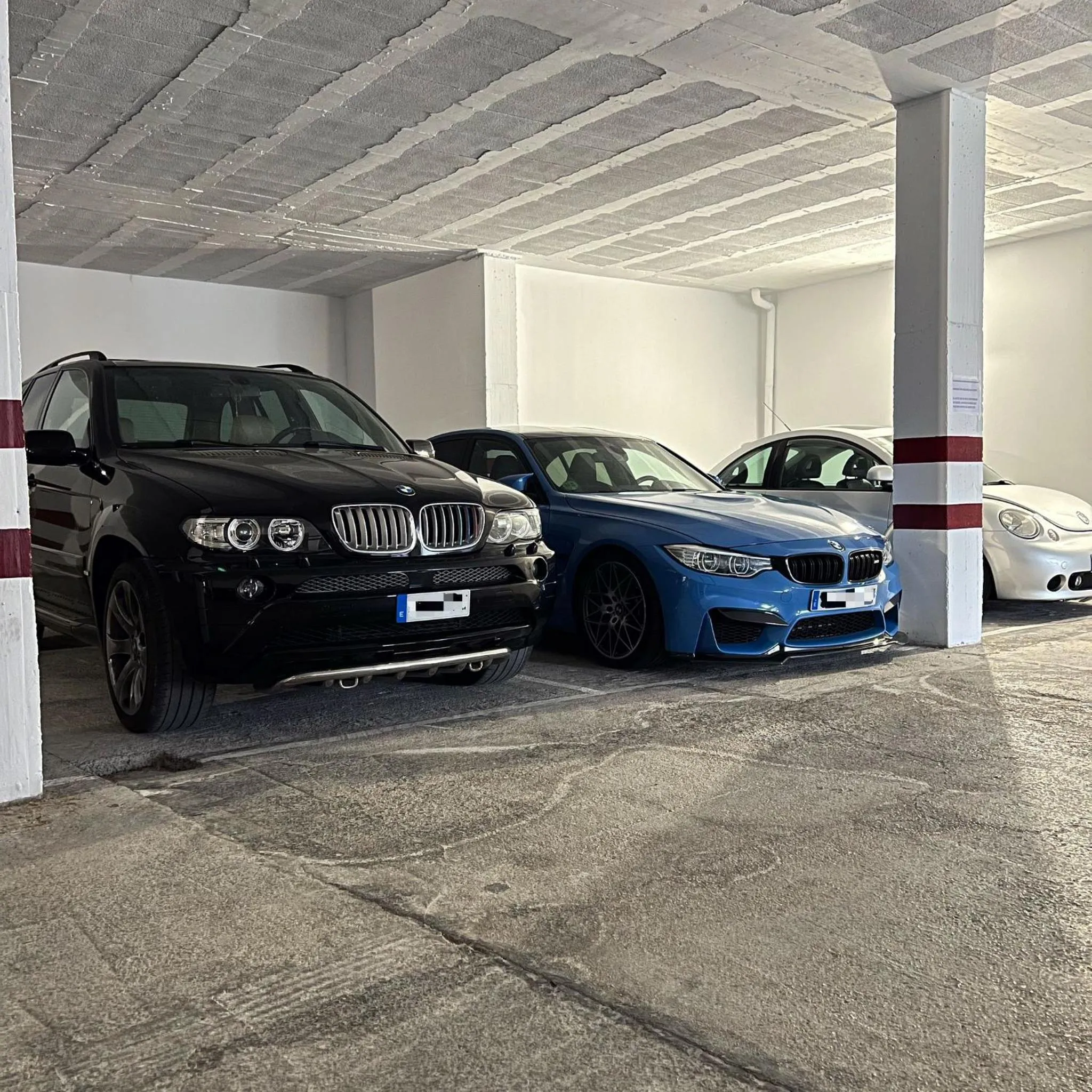 Parking in Hotel Santillana