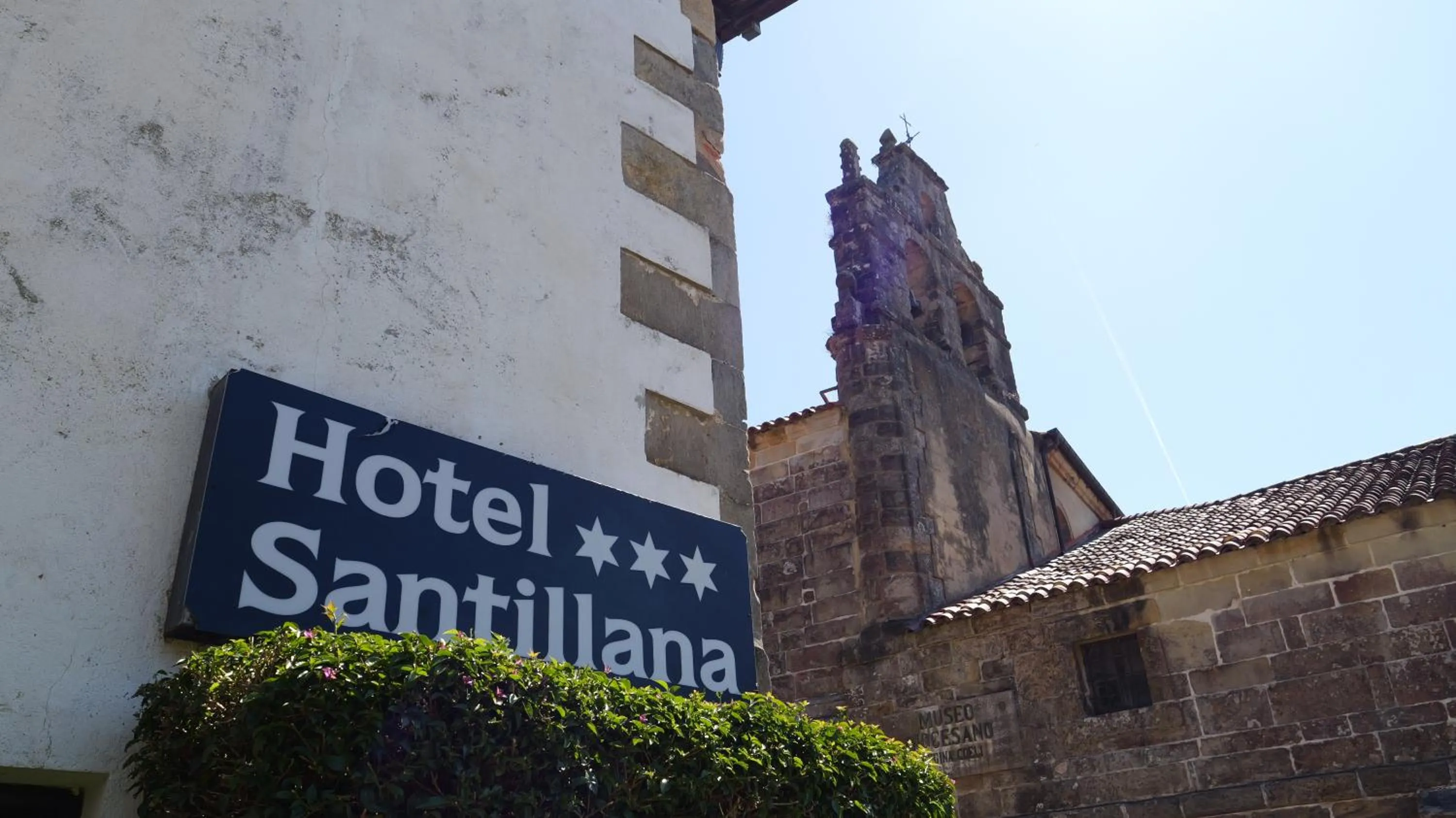 Property building in Hotel Santillana
