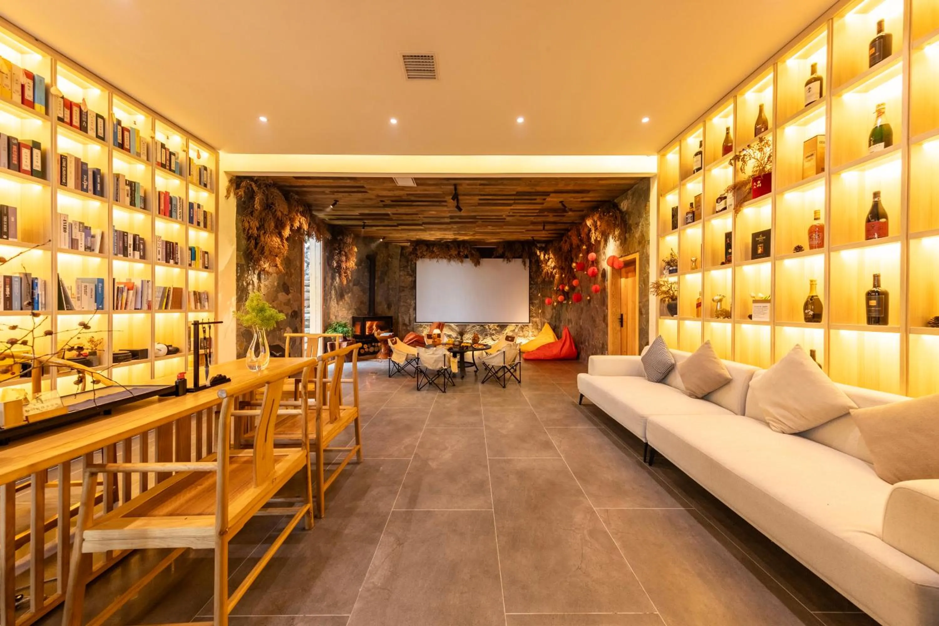 Lounge or bar in XMAN Sunrise Peaks Resort