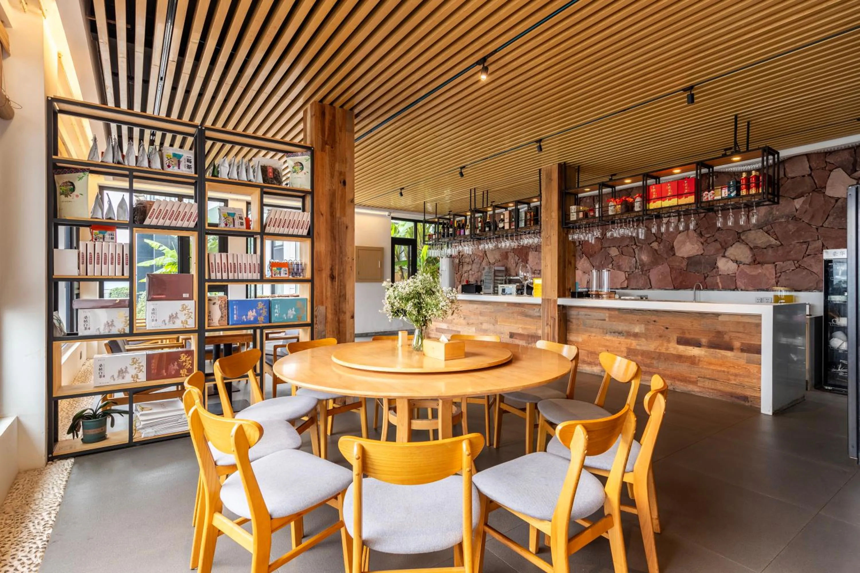 Restaurant/places to eat in XMAN Sunrise Peaks Resort