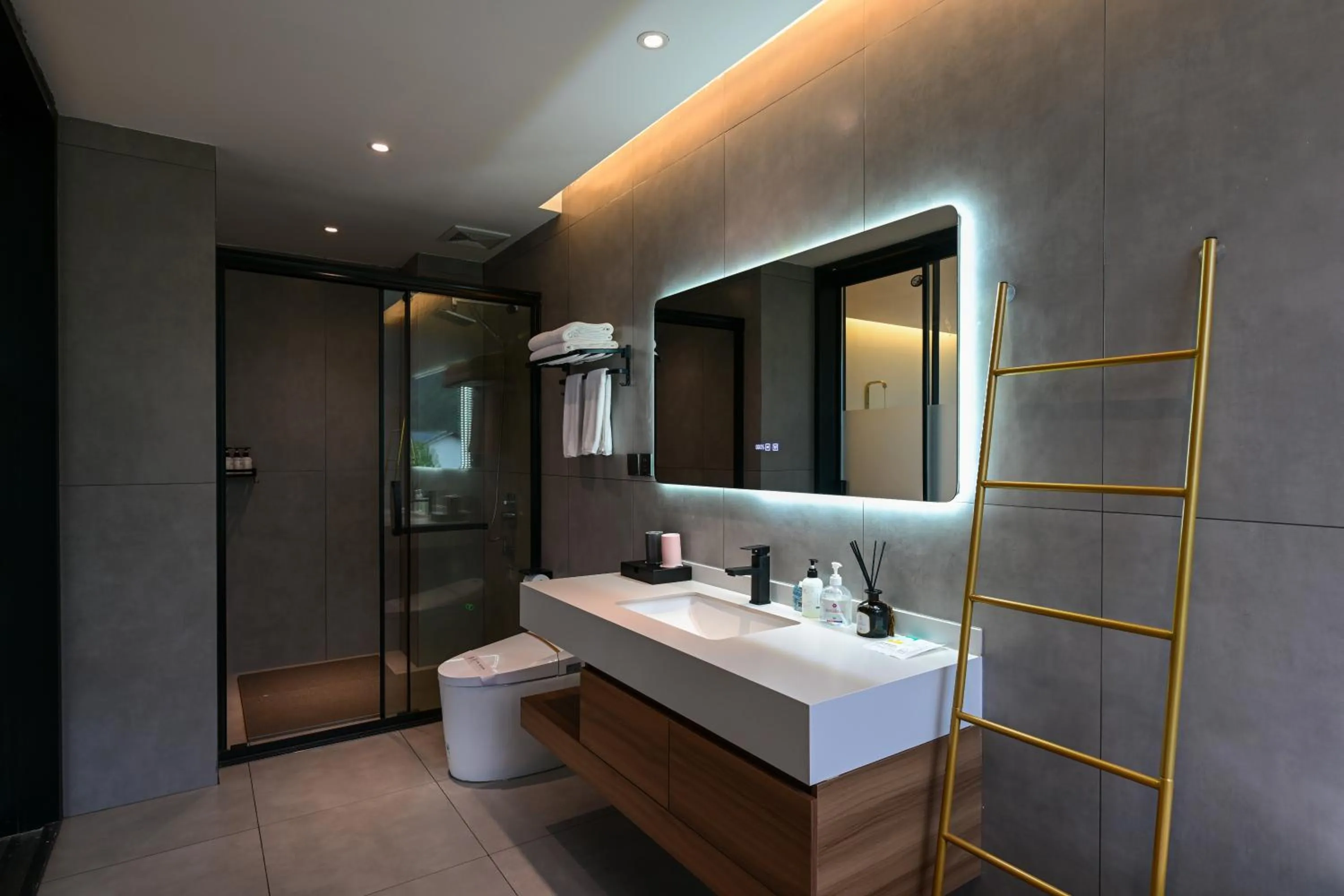 Toilet in XMAN Sunrise Peaks Resort