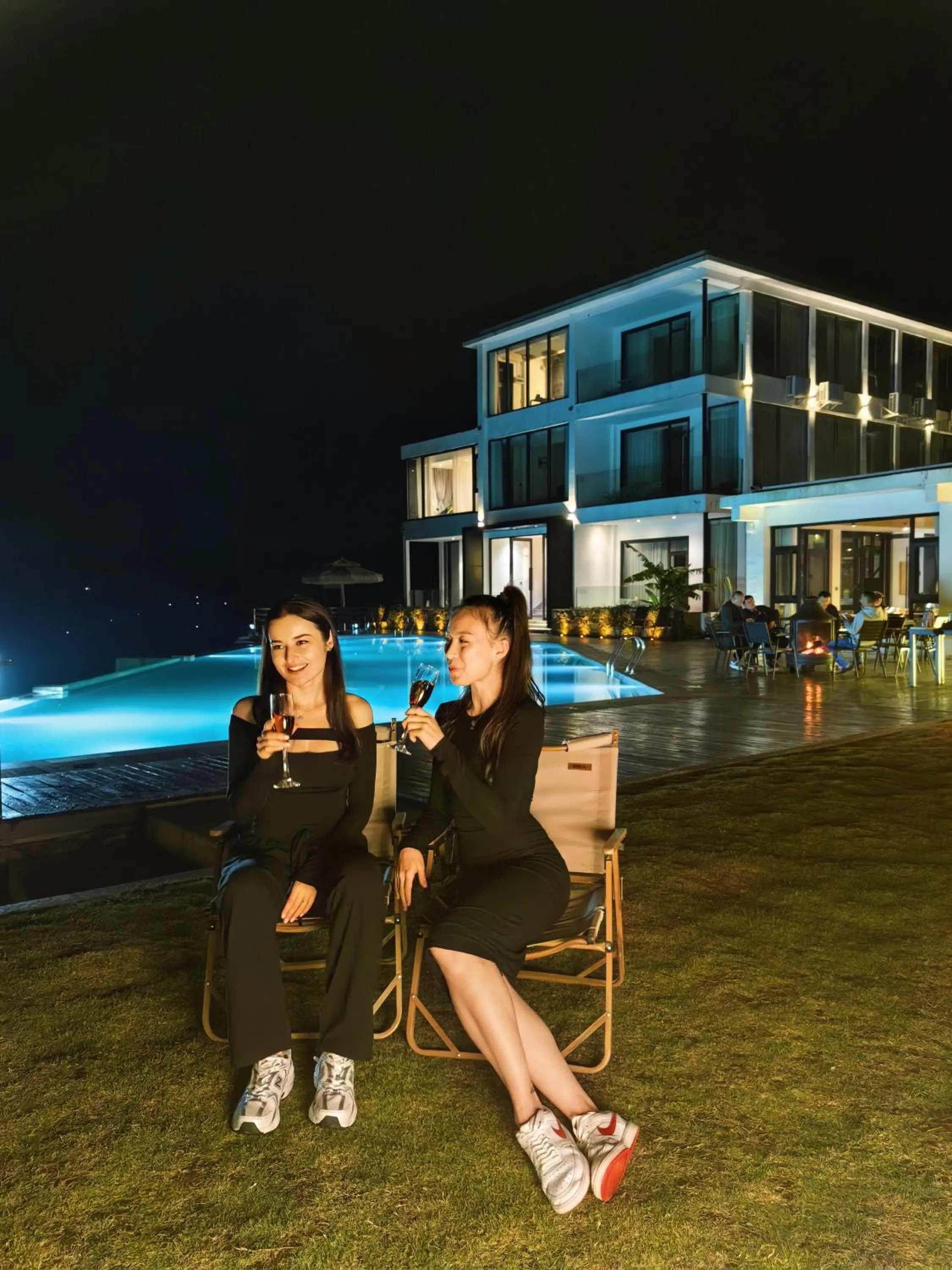 Night in XMAN Sunrise Peaks Resort