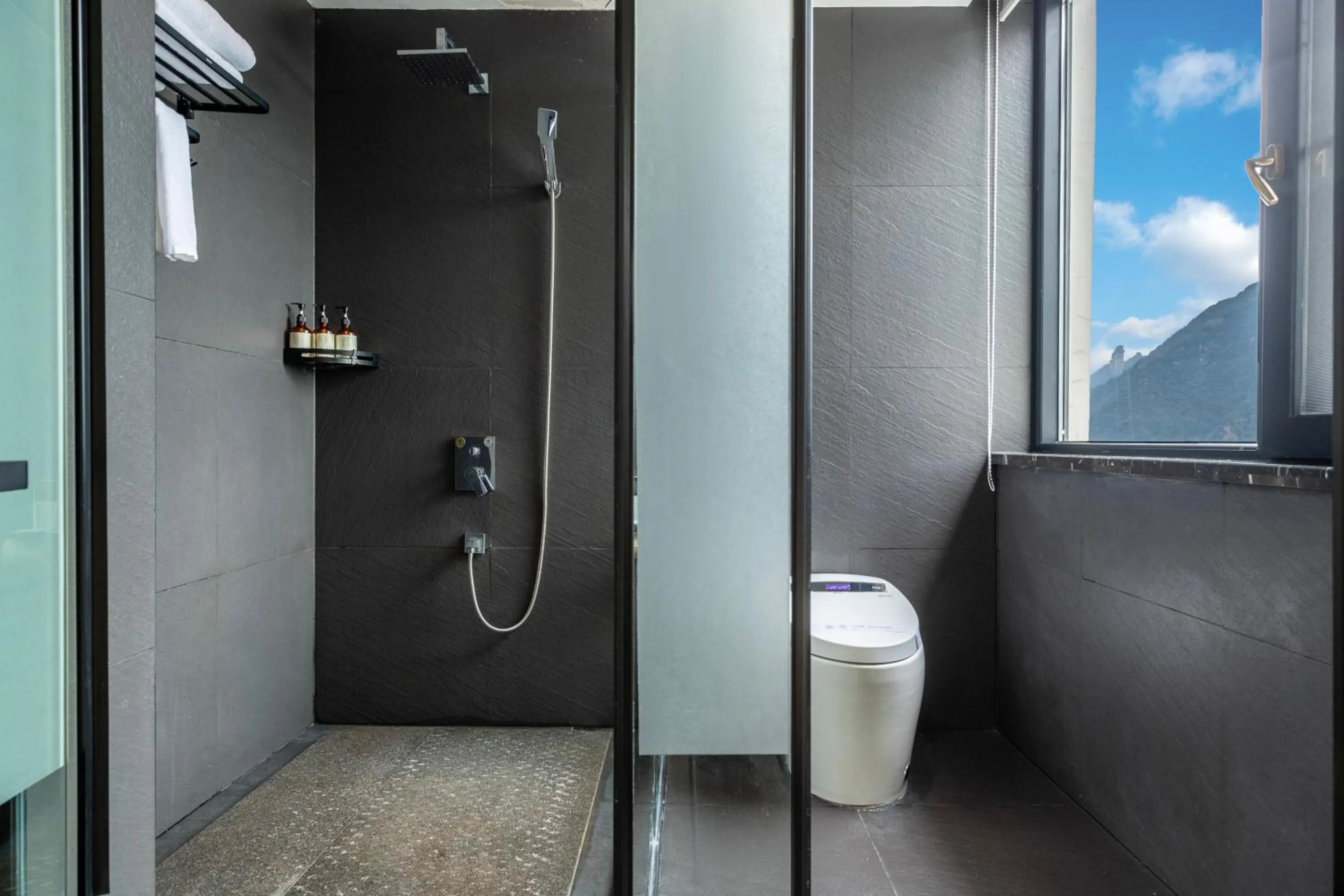 Shower in XMAN Sunrise Peaks Resort