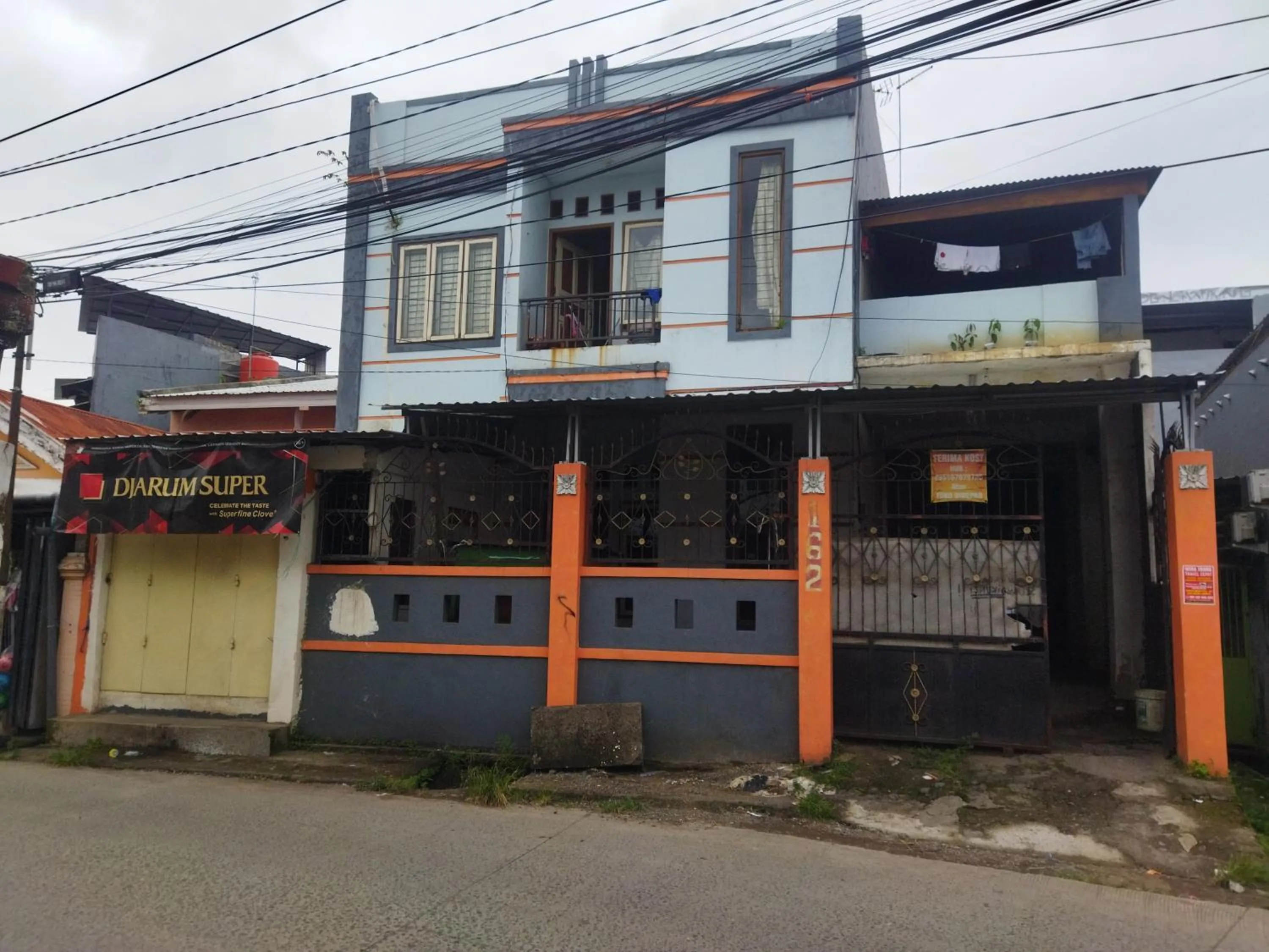 Facade/entrance in SPOT ON 92338 Karin Kost