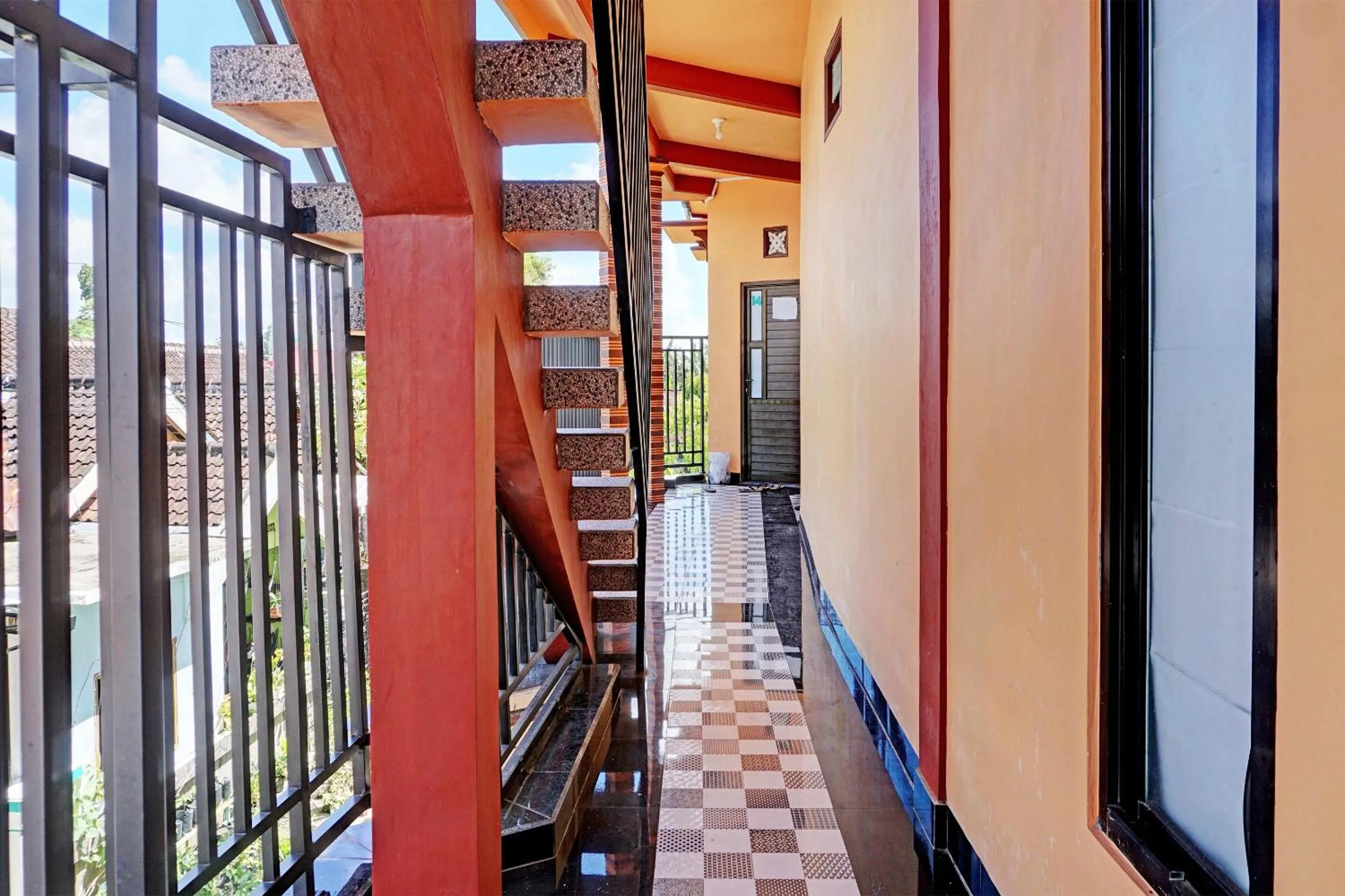 Lobby or reception in OYO Life 92353 Purnama Syariah Guest House