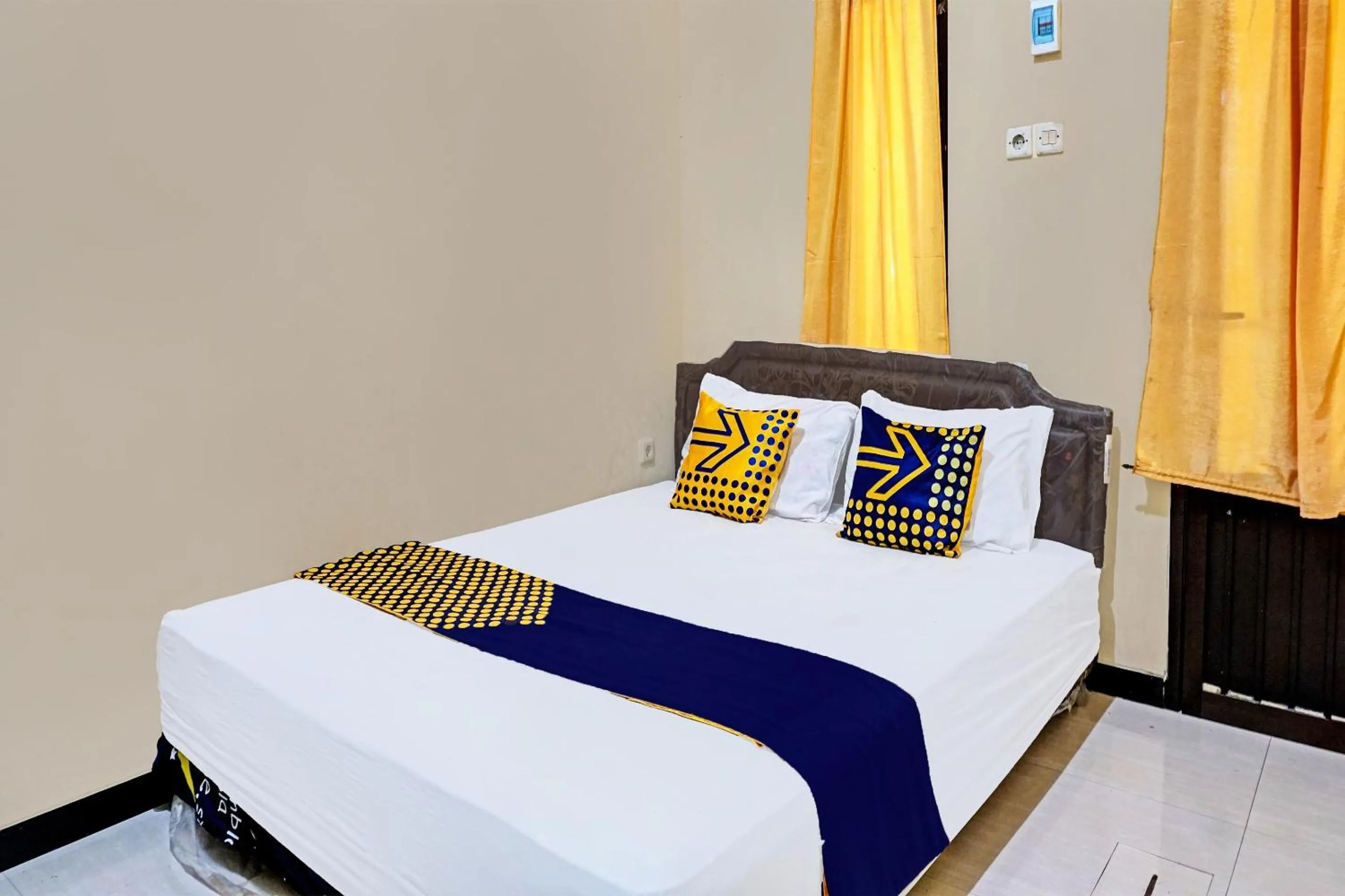 Bedroom, Bed in OYO Life 92353 Purnama Syariah Guest House