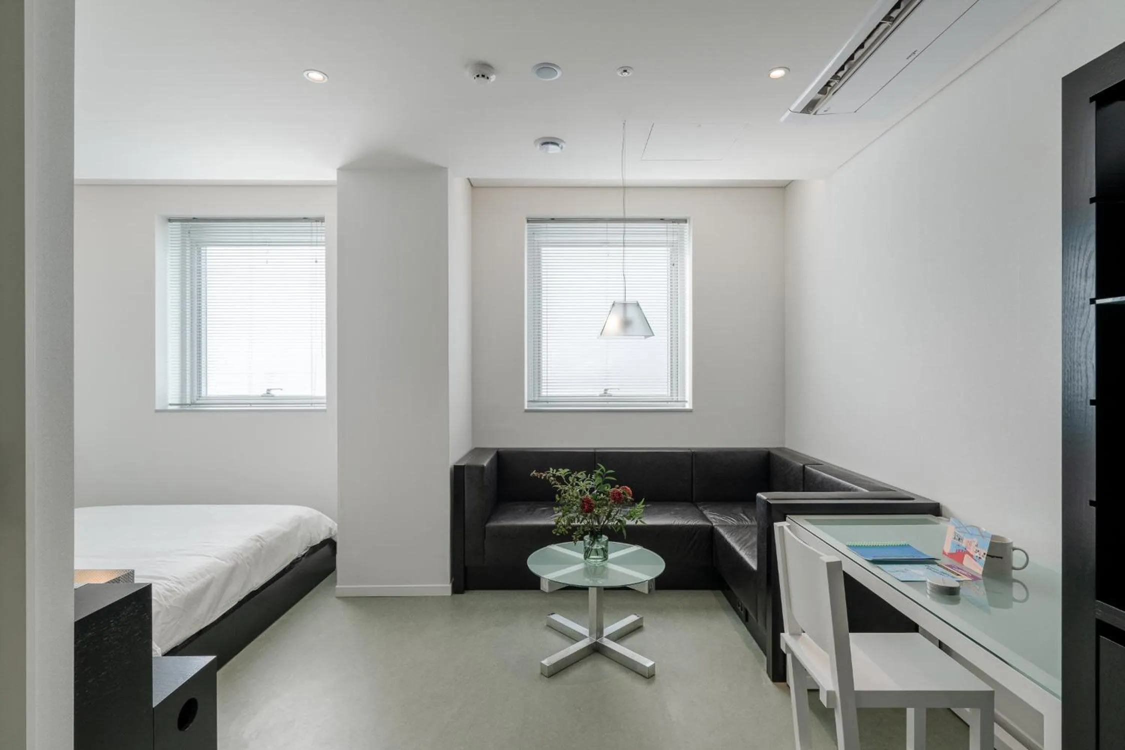 Photo of the whole room, Bed in Mangrove Dongdaemun