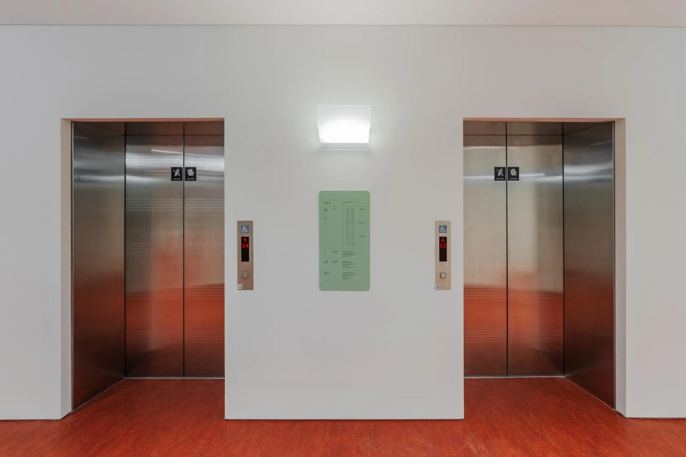 elevator in Mangrove Dongdaemun