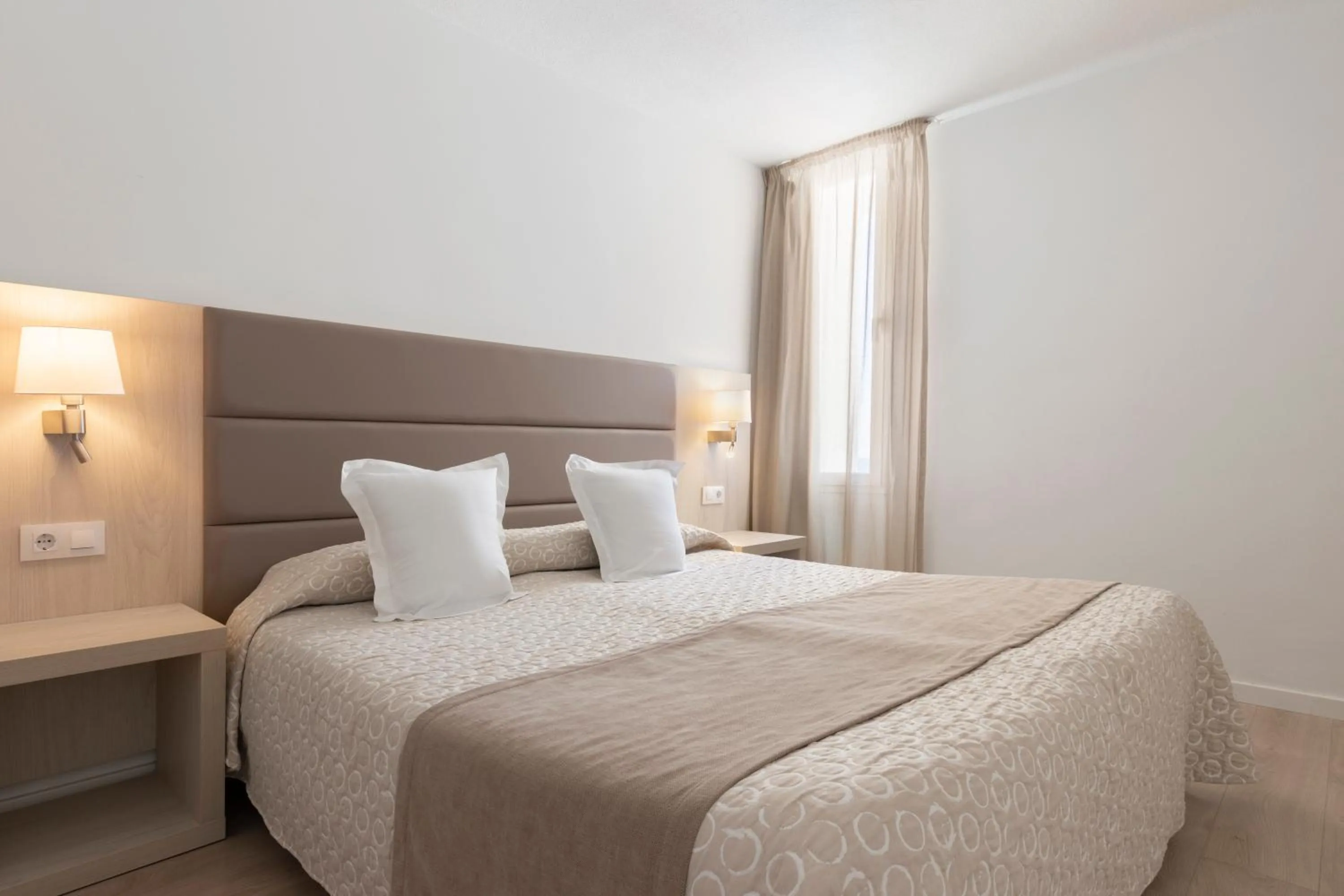 Bedroom, Bed in Hotel Palia Sa Coma Playa