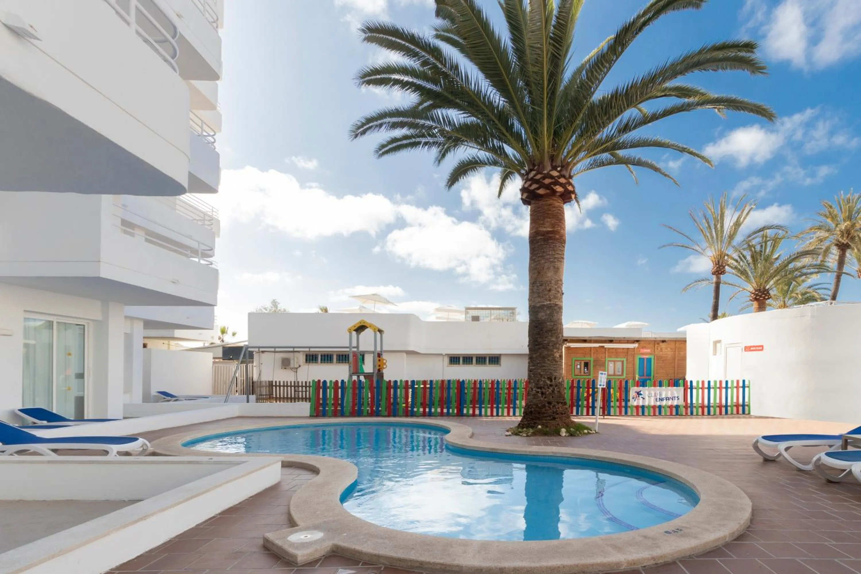 Swimming pool in Hotel Palia Sa Coma Playa