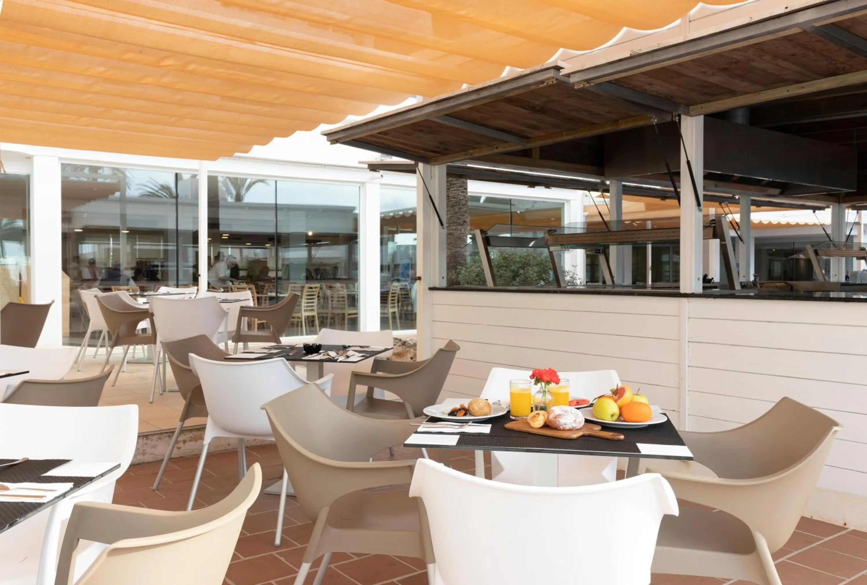 Restaurant/places to eat in Hotel Palia Sa Coma Playa