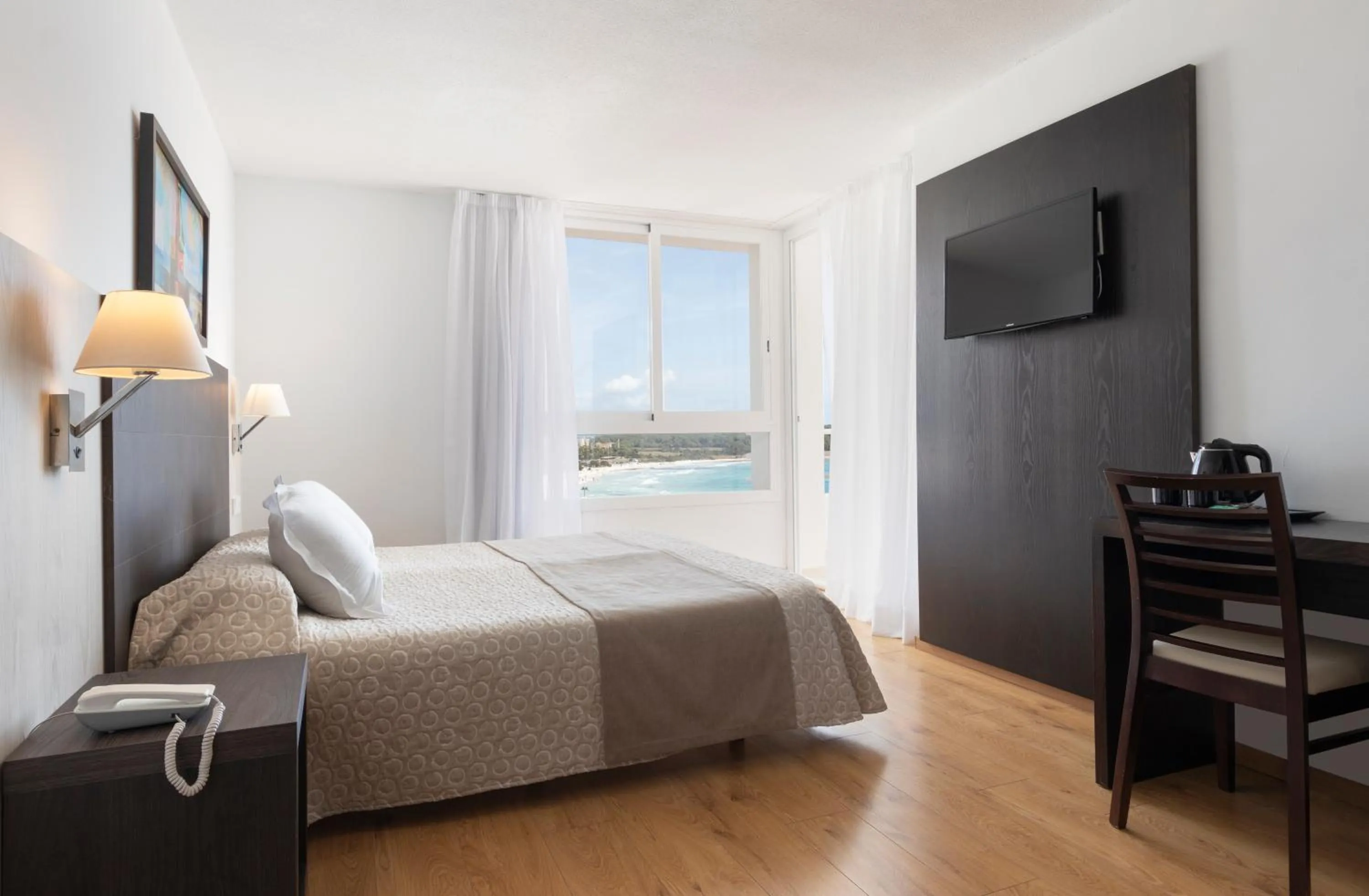 Bedroom, Bed in Hotel Palia Sa Coma Playa