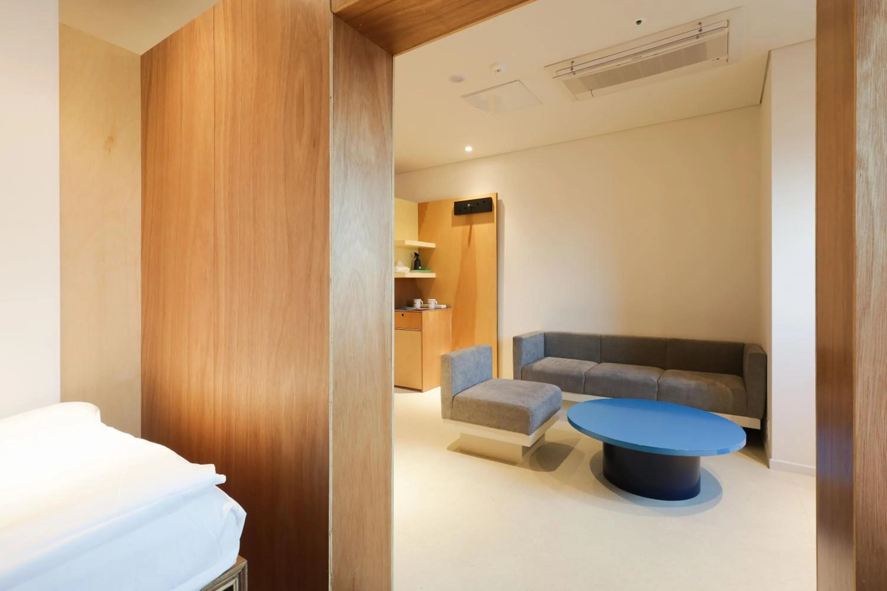 Photo of the whole room, Bed in Mangrove Sinseol
