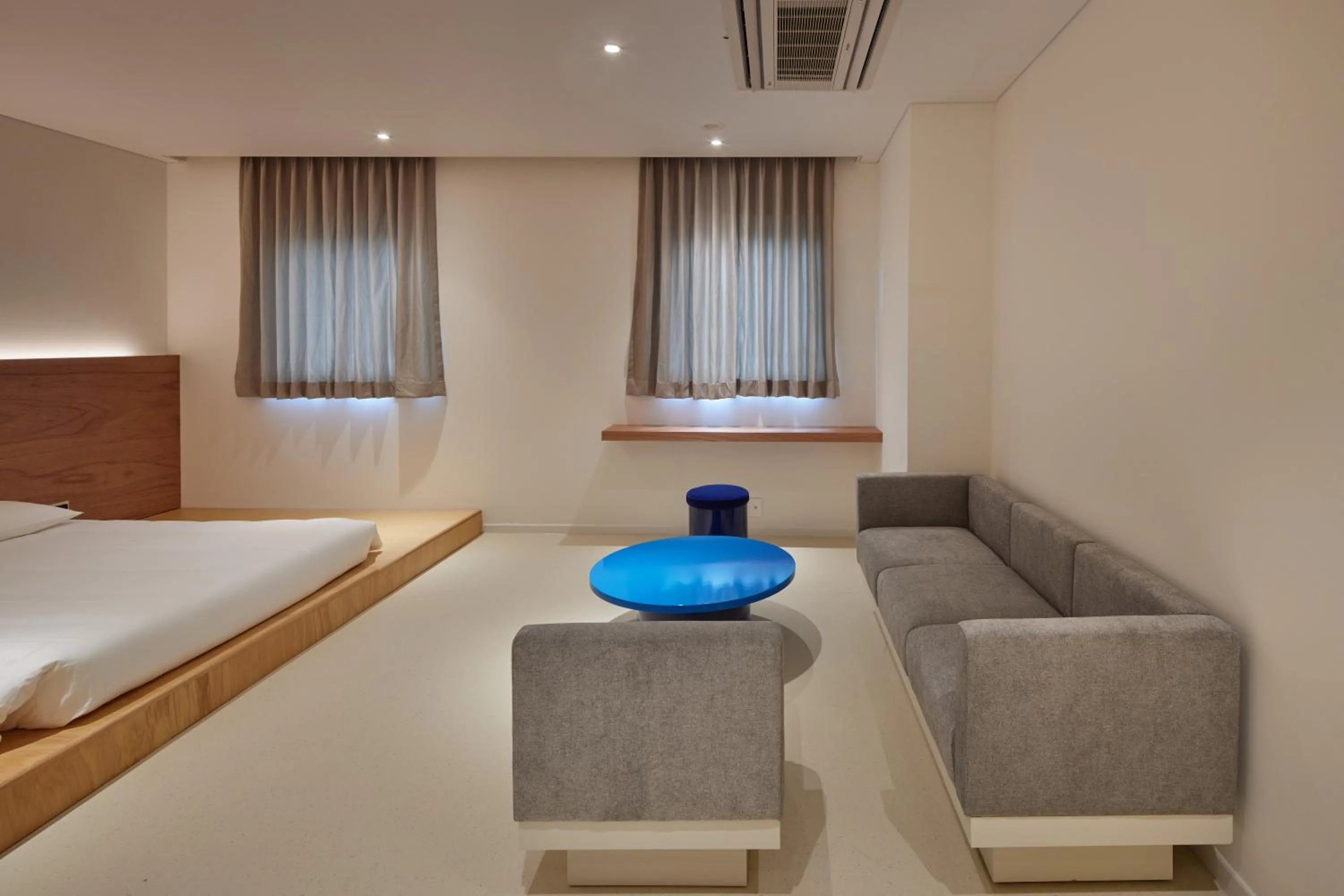 Photo of the whole room, Bed in Mangrove Sinseol