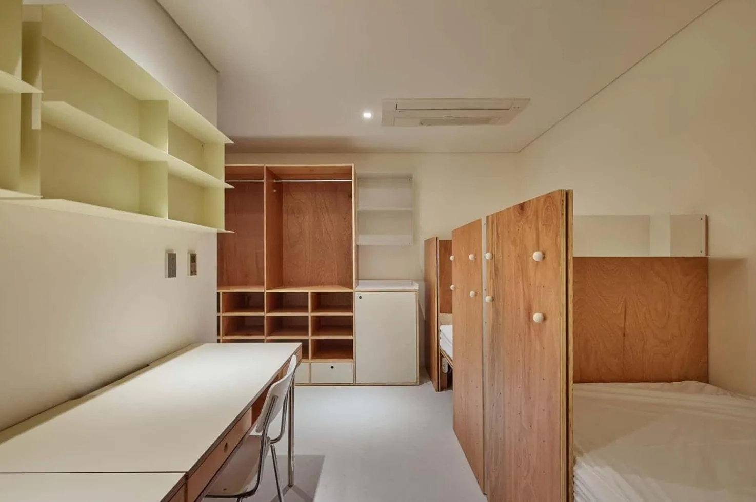 Photo of the whole room, Bed in Mangrove Sinseol