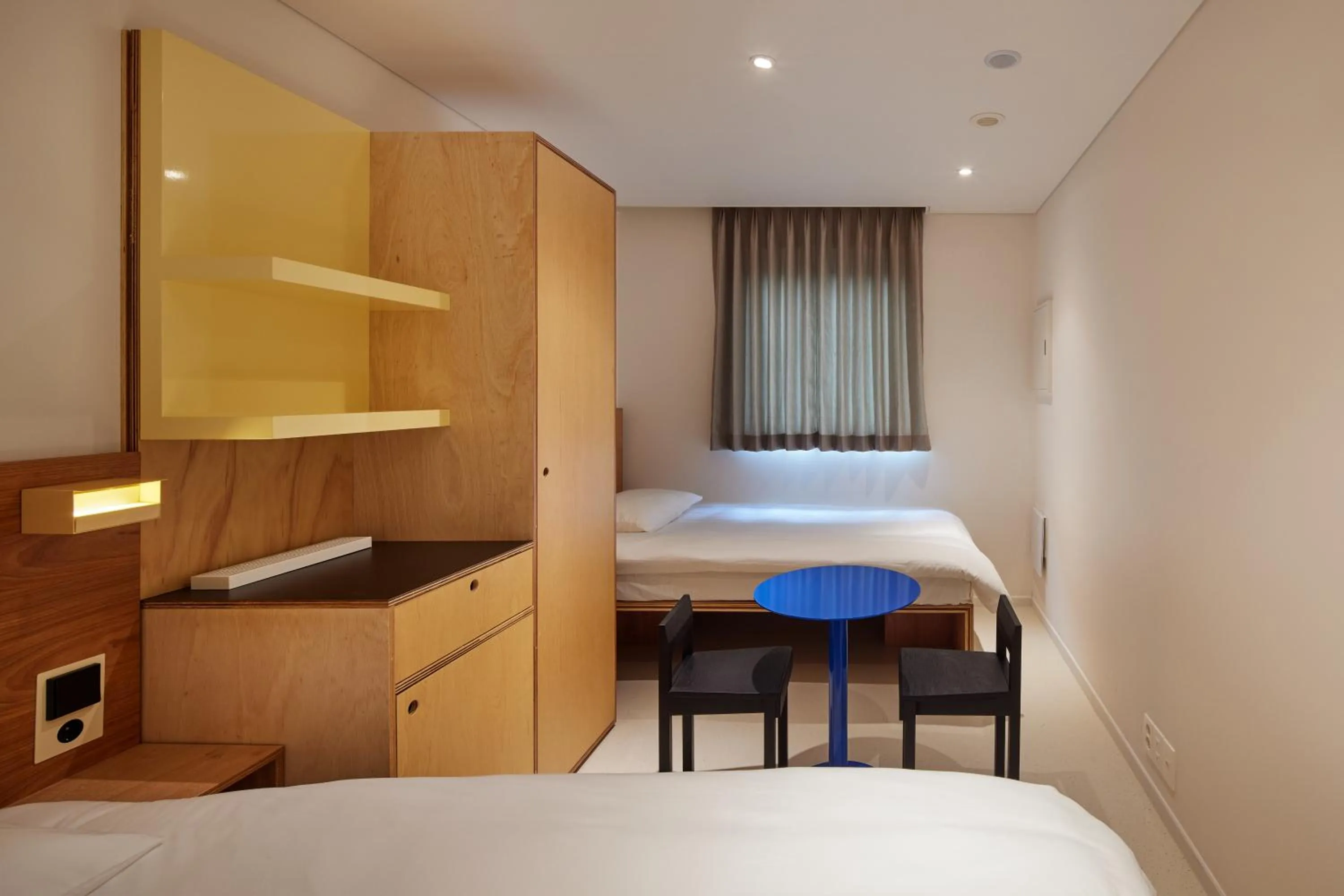 Photo of the whole room, Bed in Mangrove Sinseol