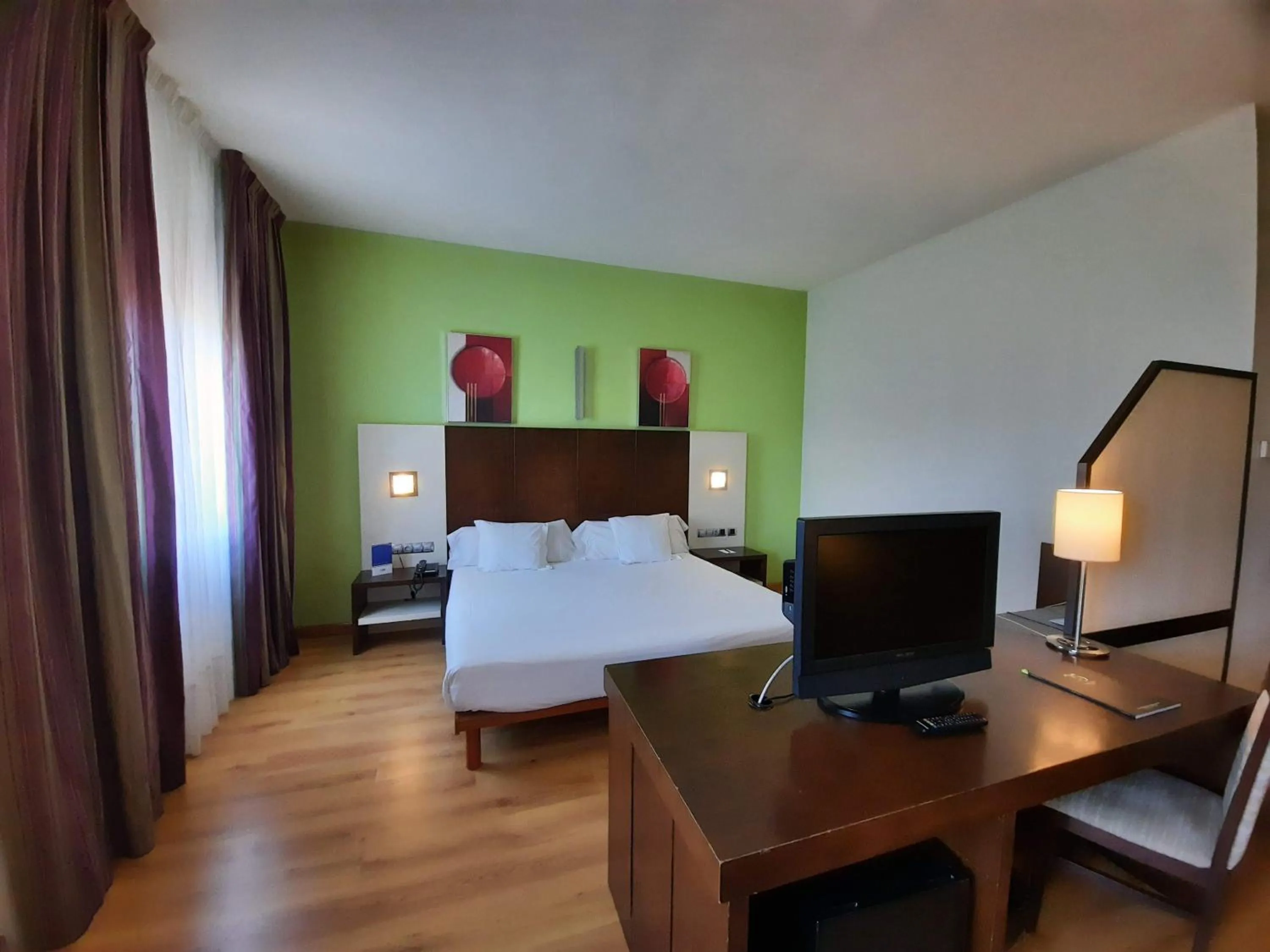 Photo of the whole room, Bed in Hotel La Boroña