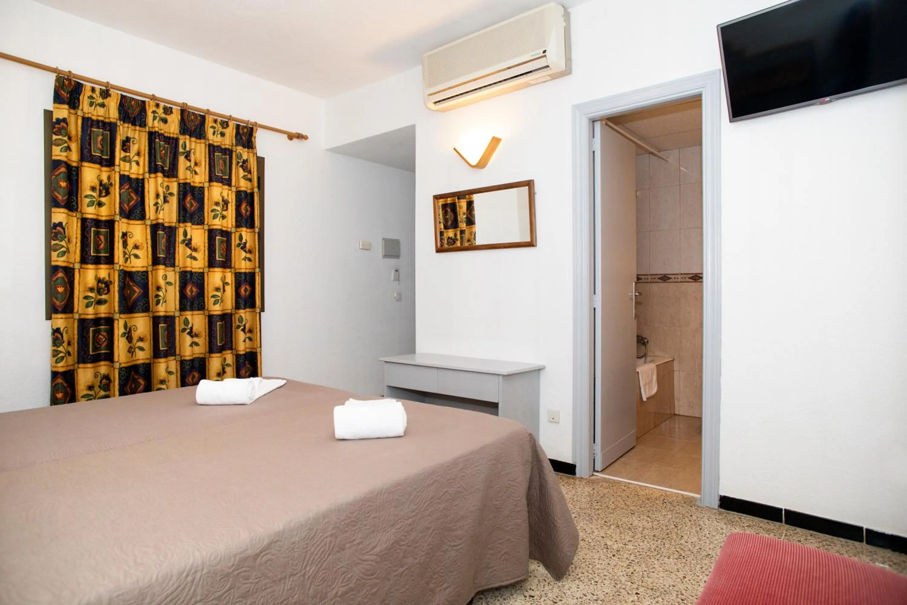 Bedroom, Bed in Hotel Villa Barbara